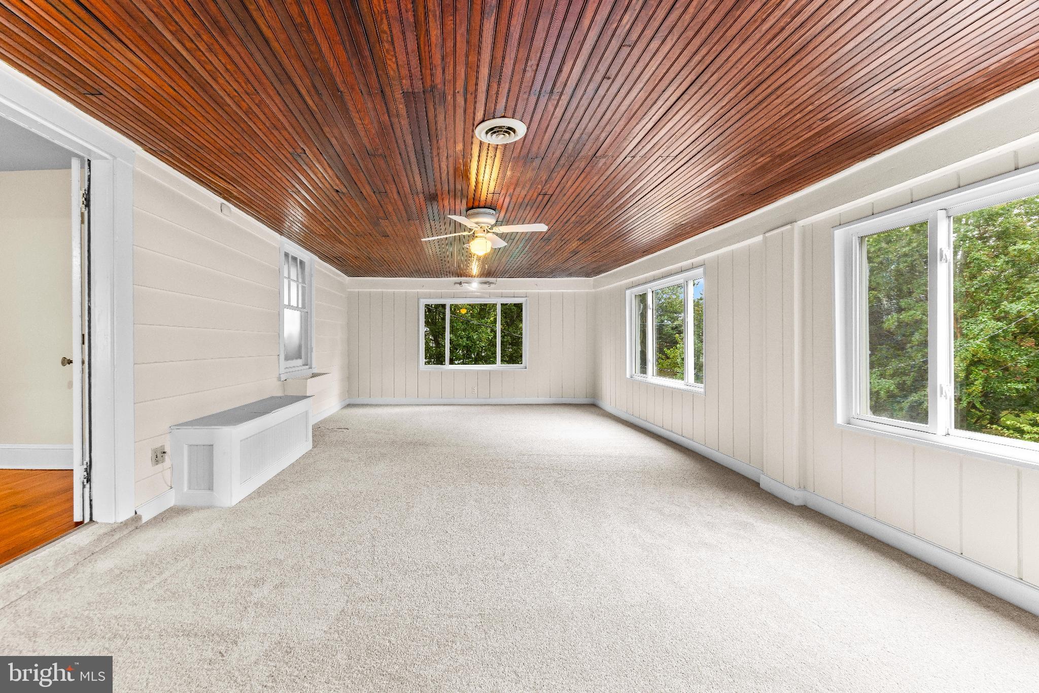 LAKE EVESHAM - Residential