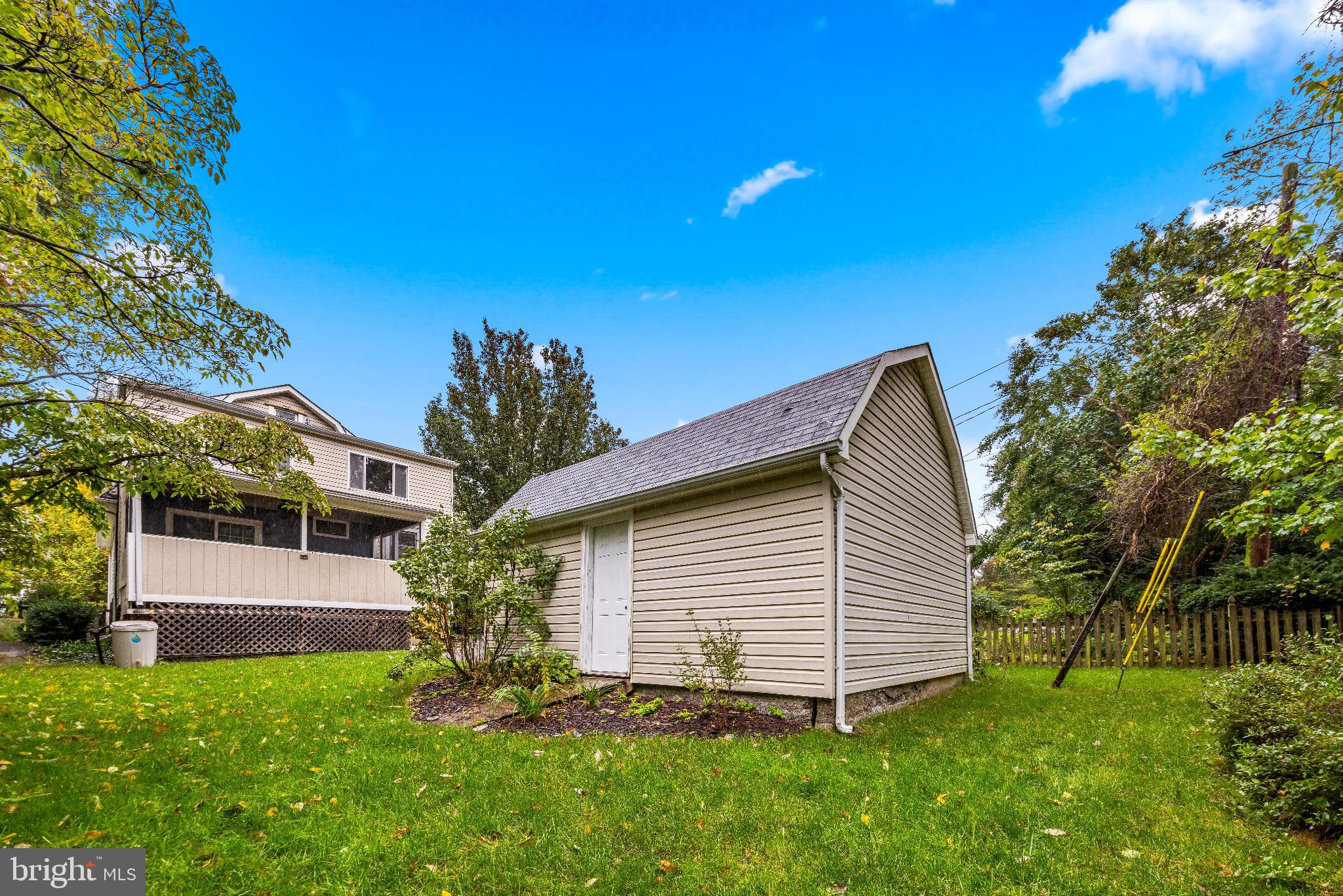 LAKE EVESHAM - Residential