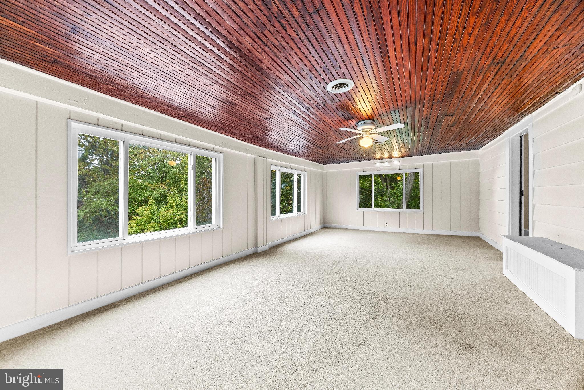LAKE EVESHAM - Residential