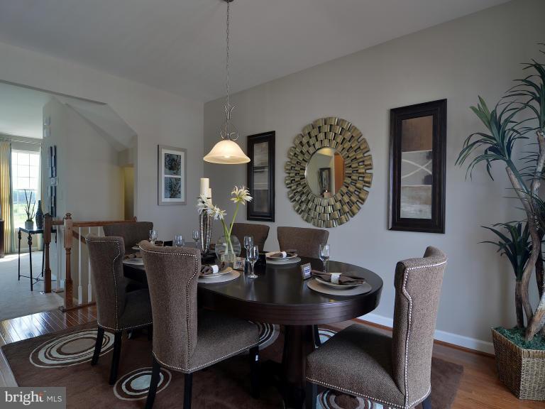 CREEKSIDE VILLAGE - Residential