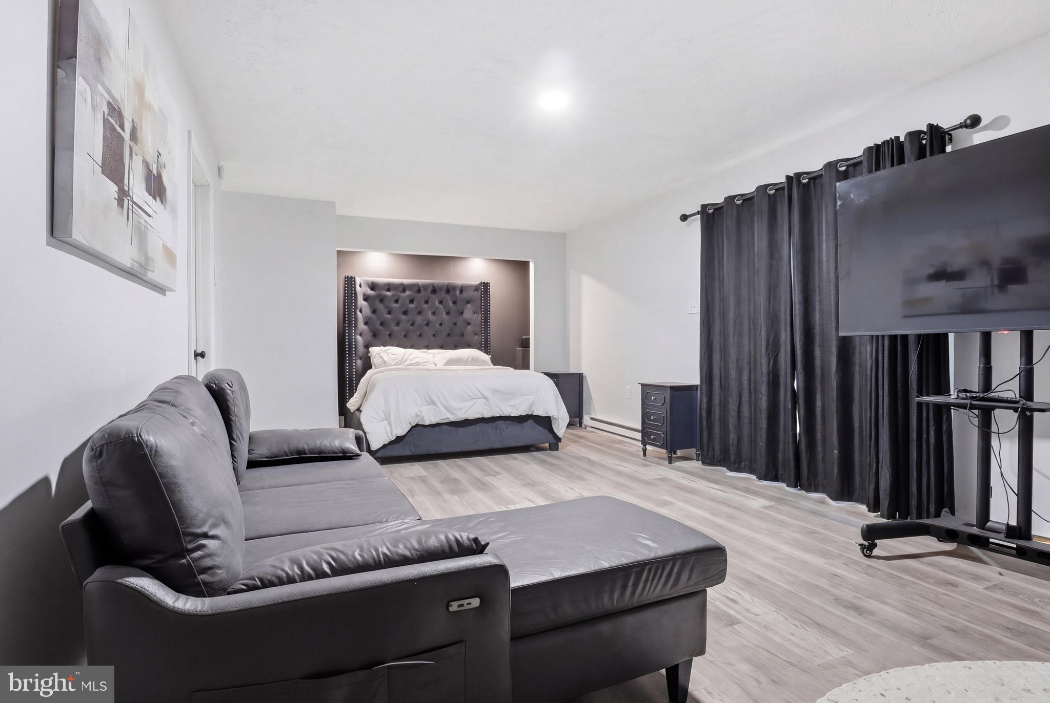 VALLEY GREEN VILLAGE - Residential