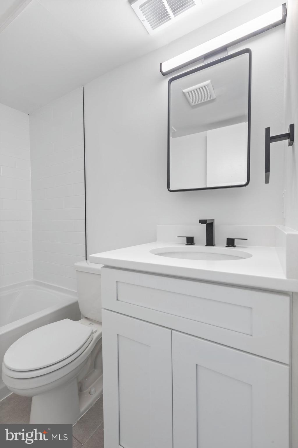 OLD TOWN ALEXANDRIA - Residential Lease