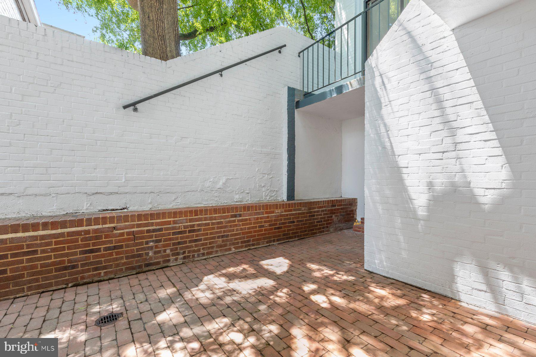 OLD TOWN ALEXANDRIA - Residential Lease