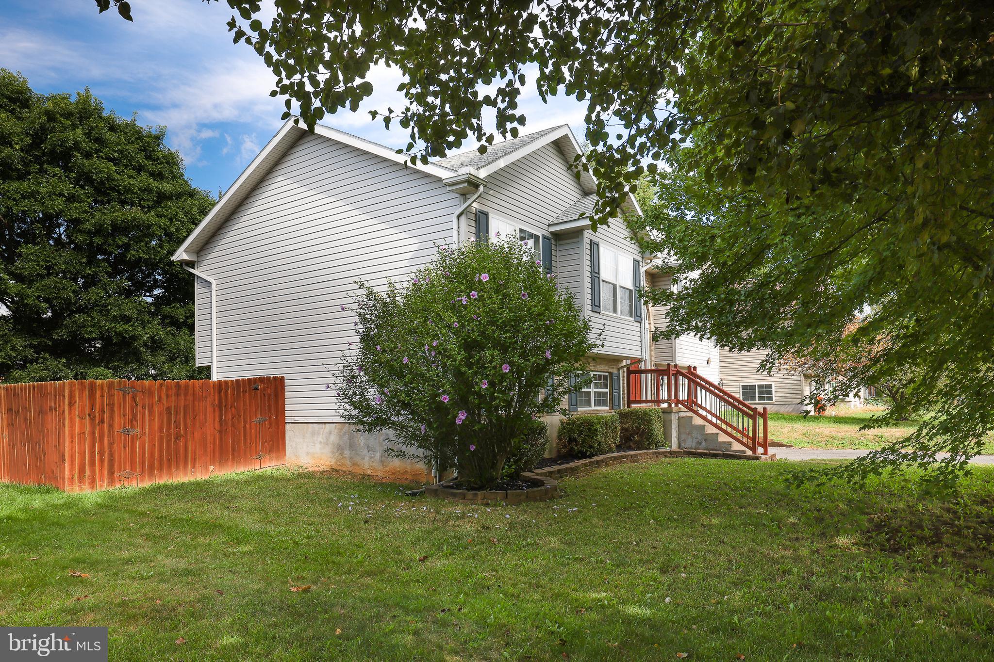 SYCAMORE VILLAGE - Residential