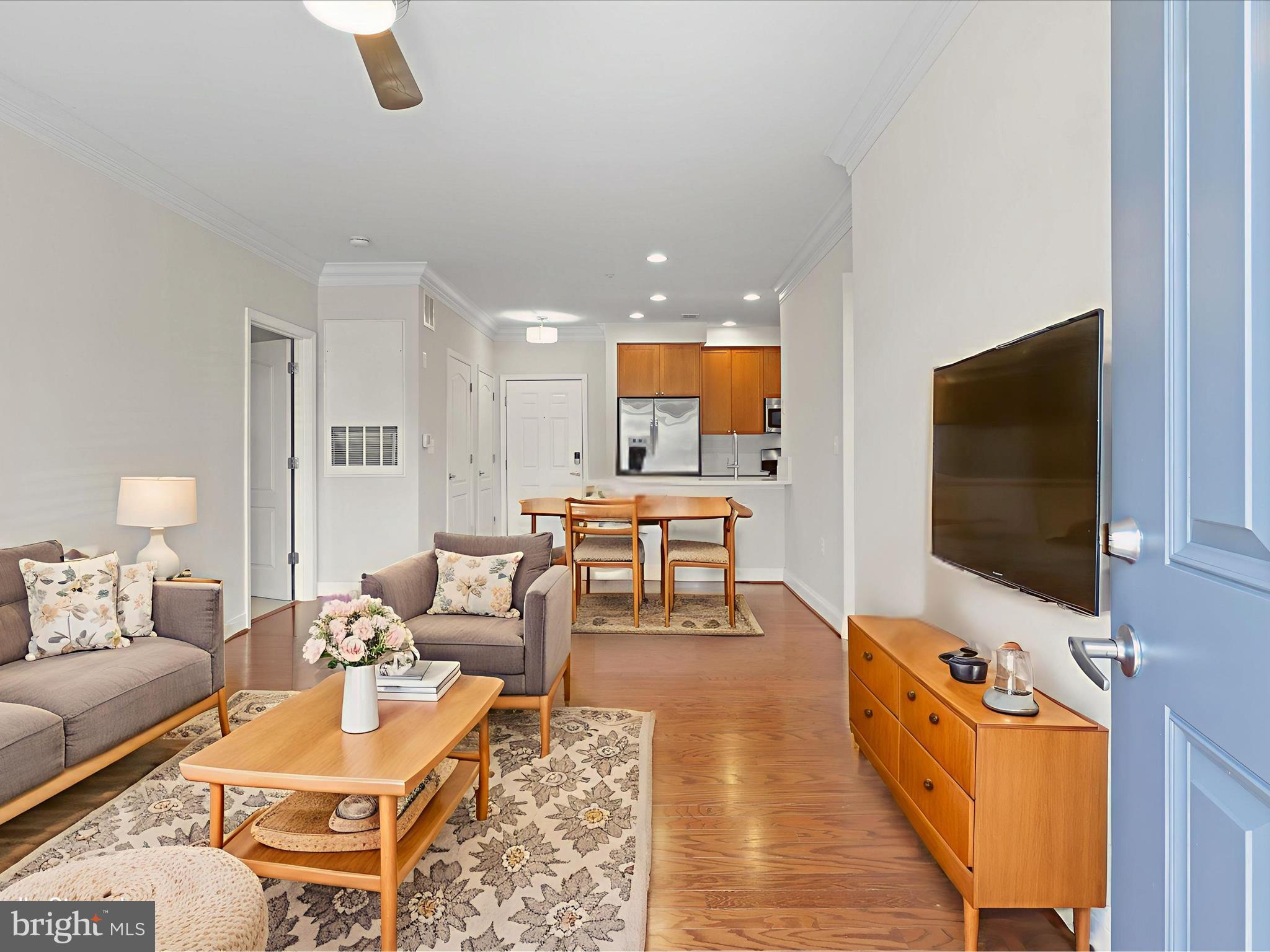 1115 CAMERON STREET 114
