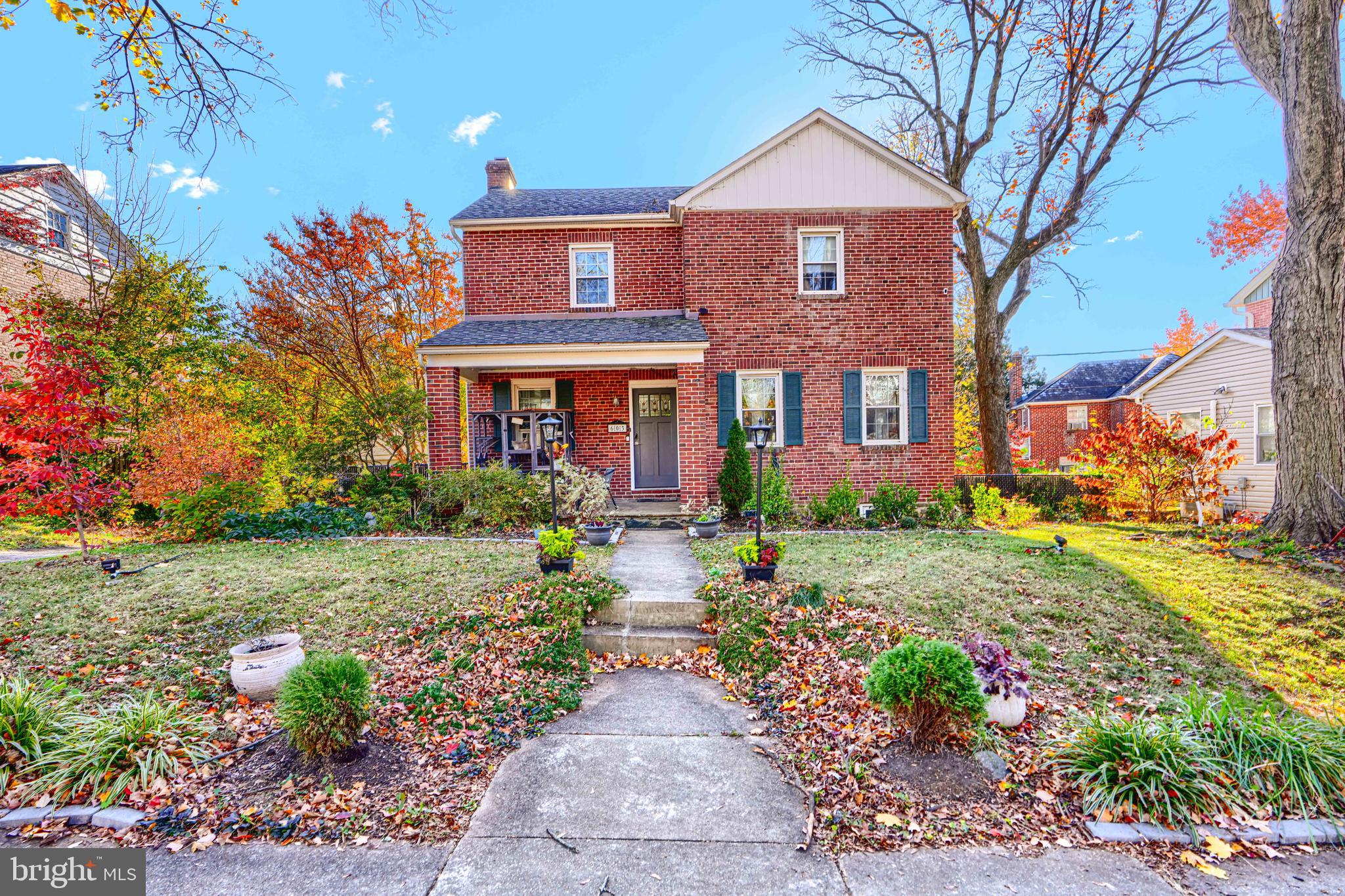 TEN HILLS - Residential