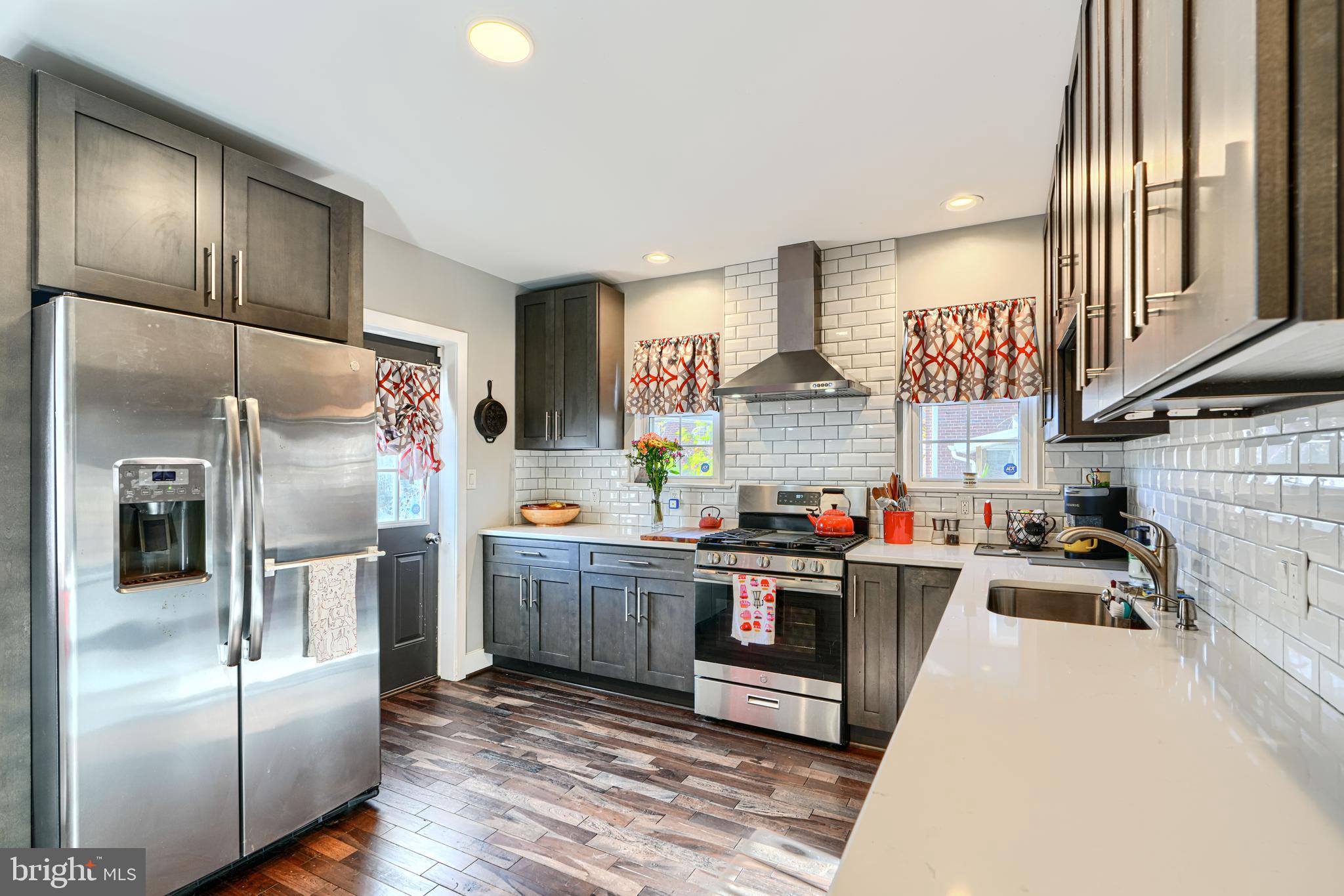 TEN HILLS - Residential