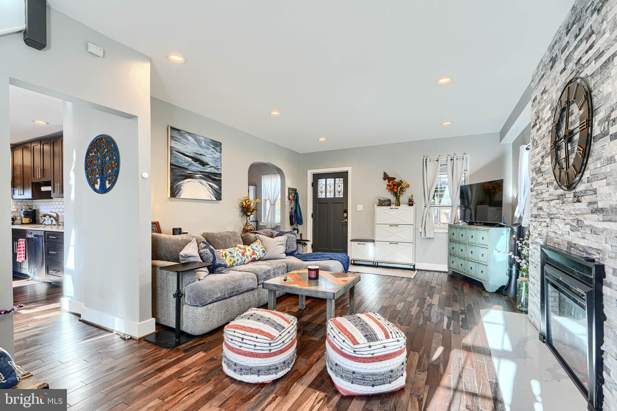 TEN HILLS - Residential