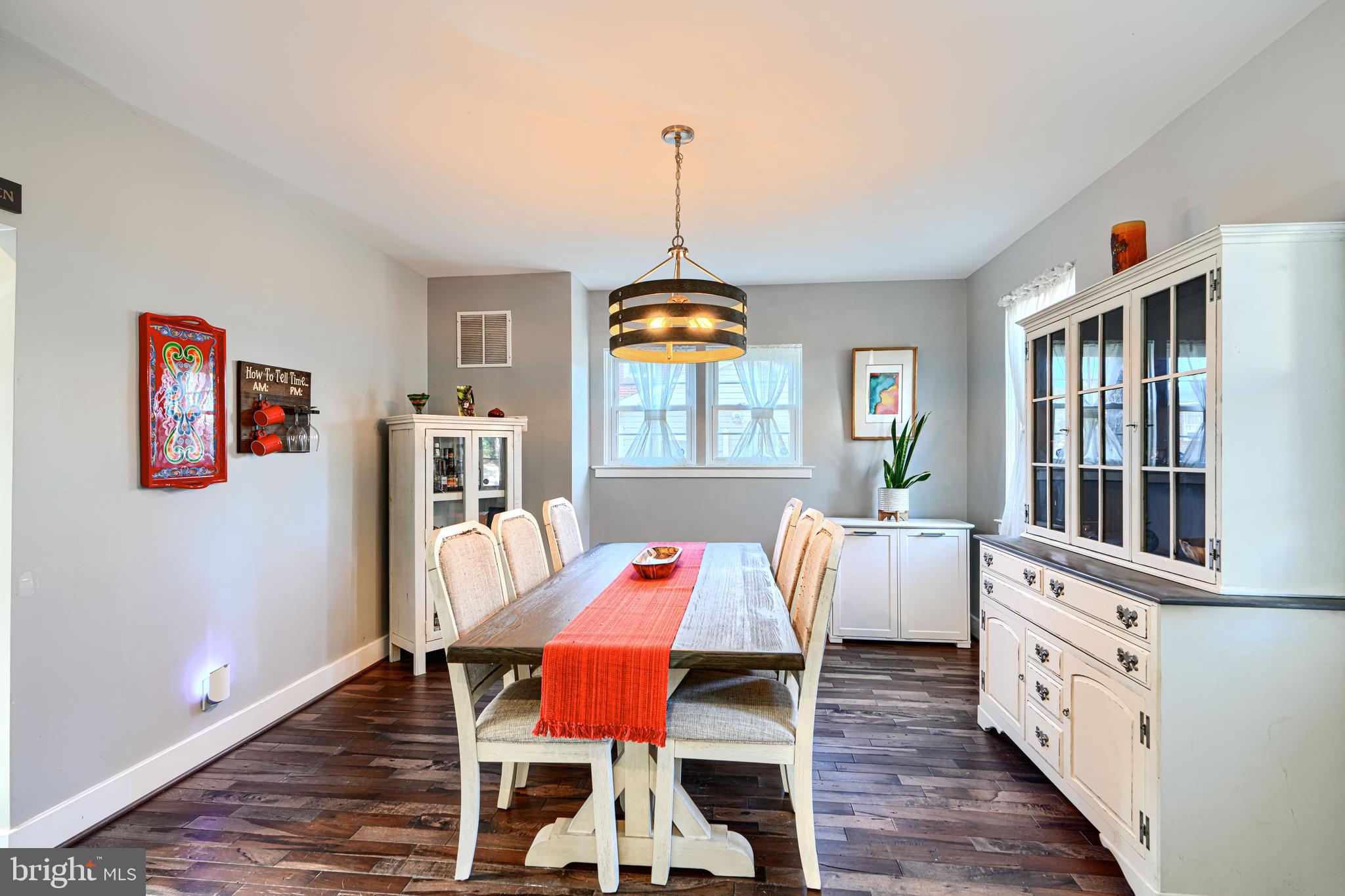 TEN HILLS - Residential