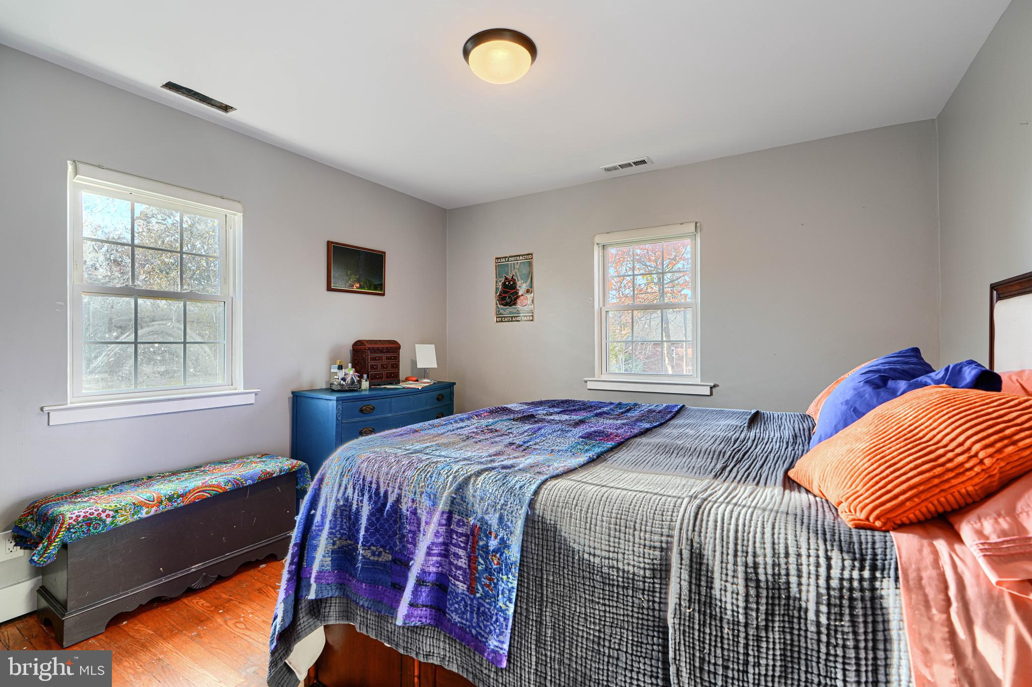 TEN HILLS - Residential