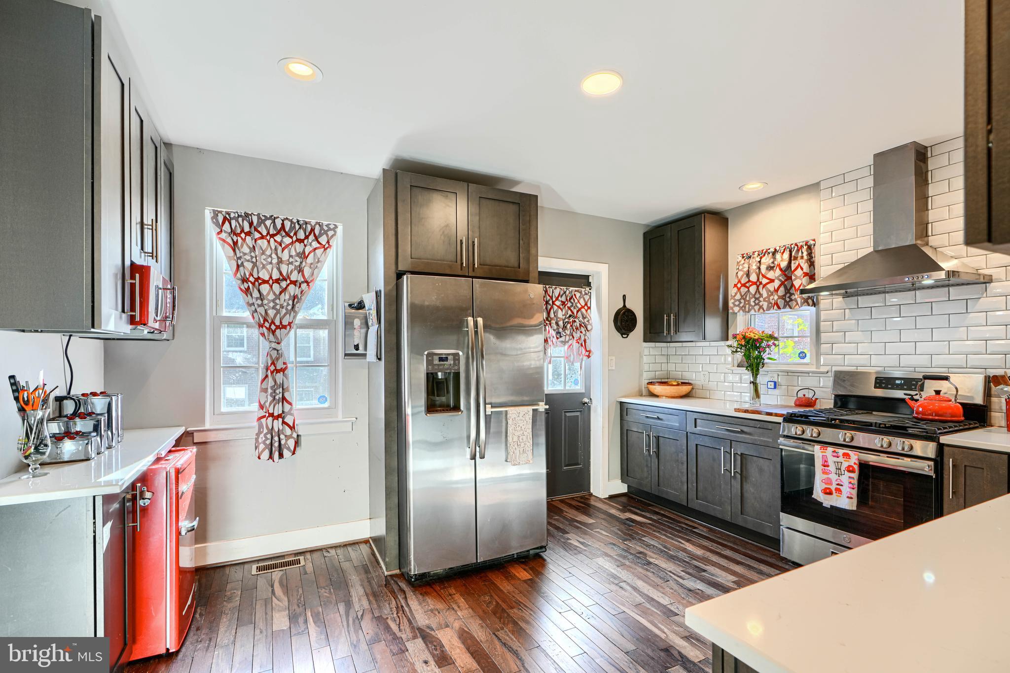 TEN HILLS - Residential