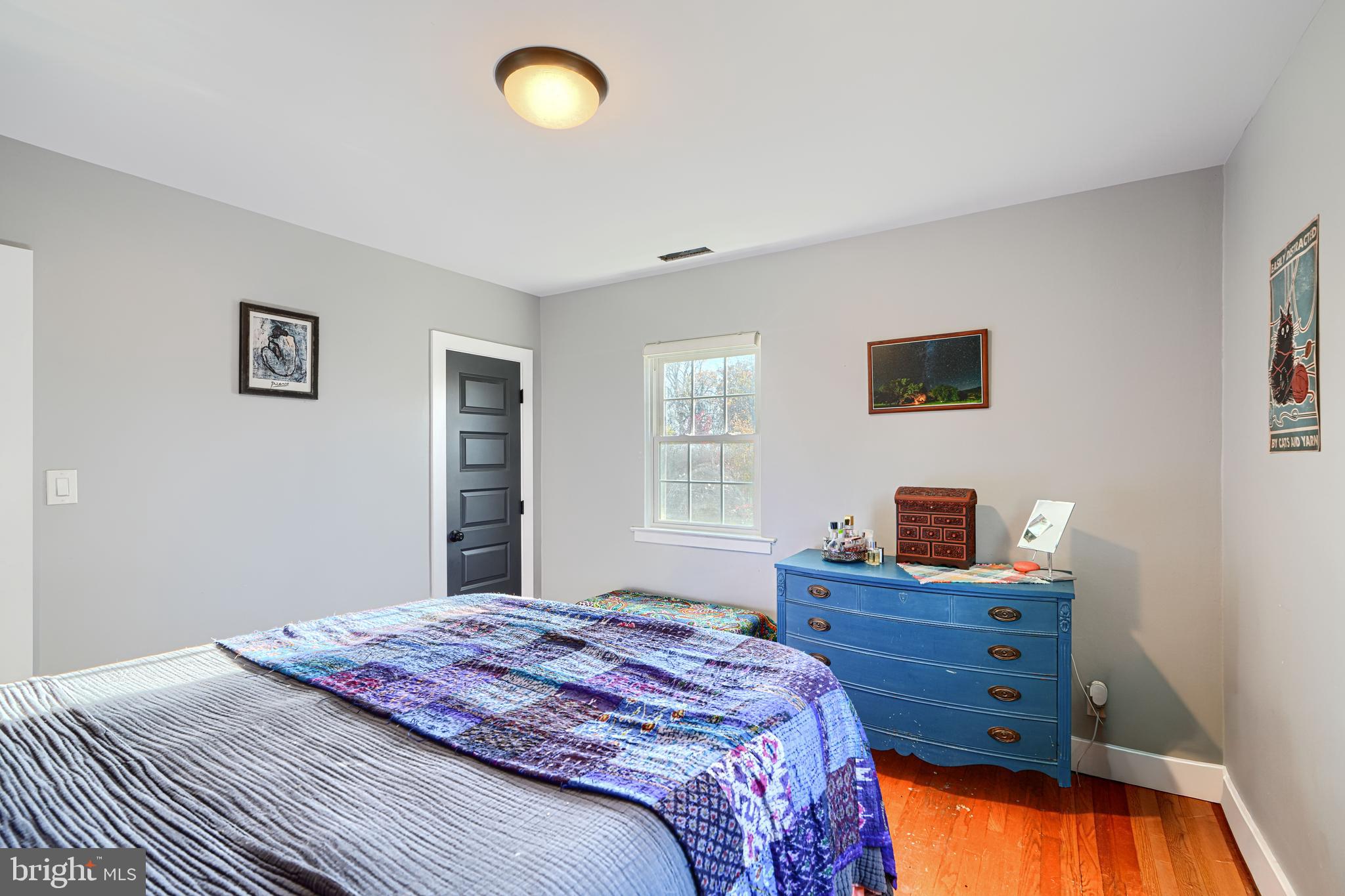 TEN HILLS - Residential