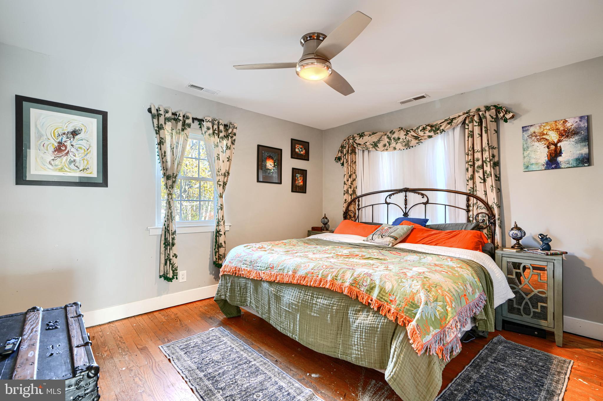 TEN HILLS - Residential