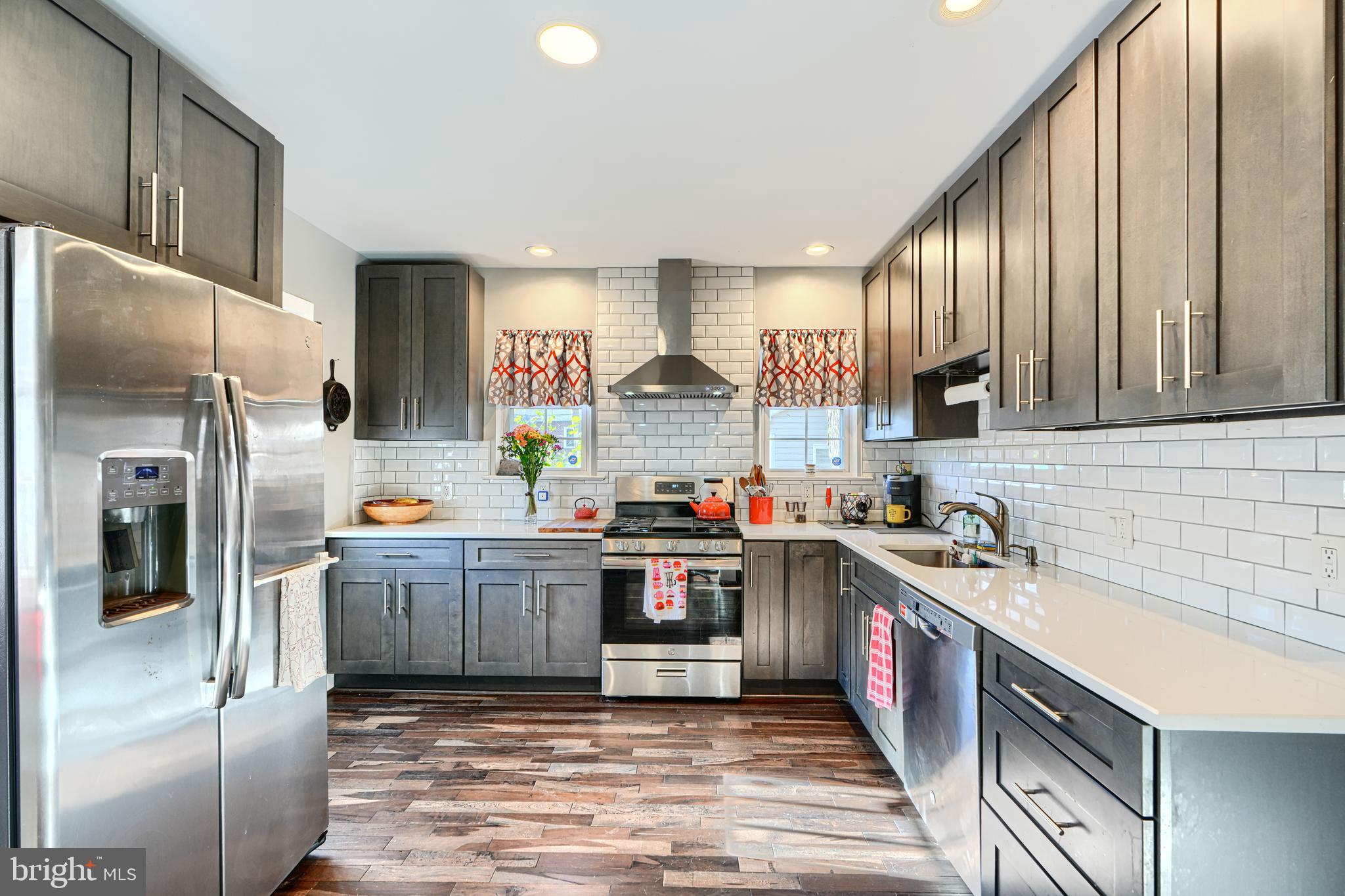 TEN HILLS - Residential