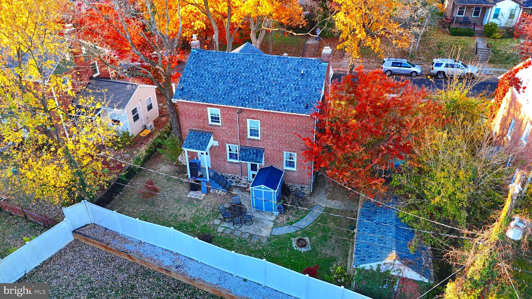 TEN HILLS - Residential