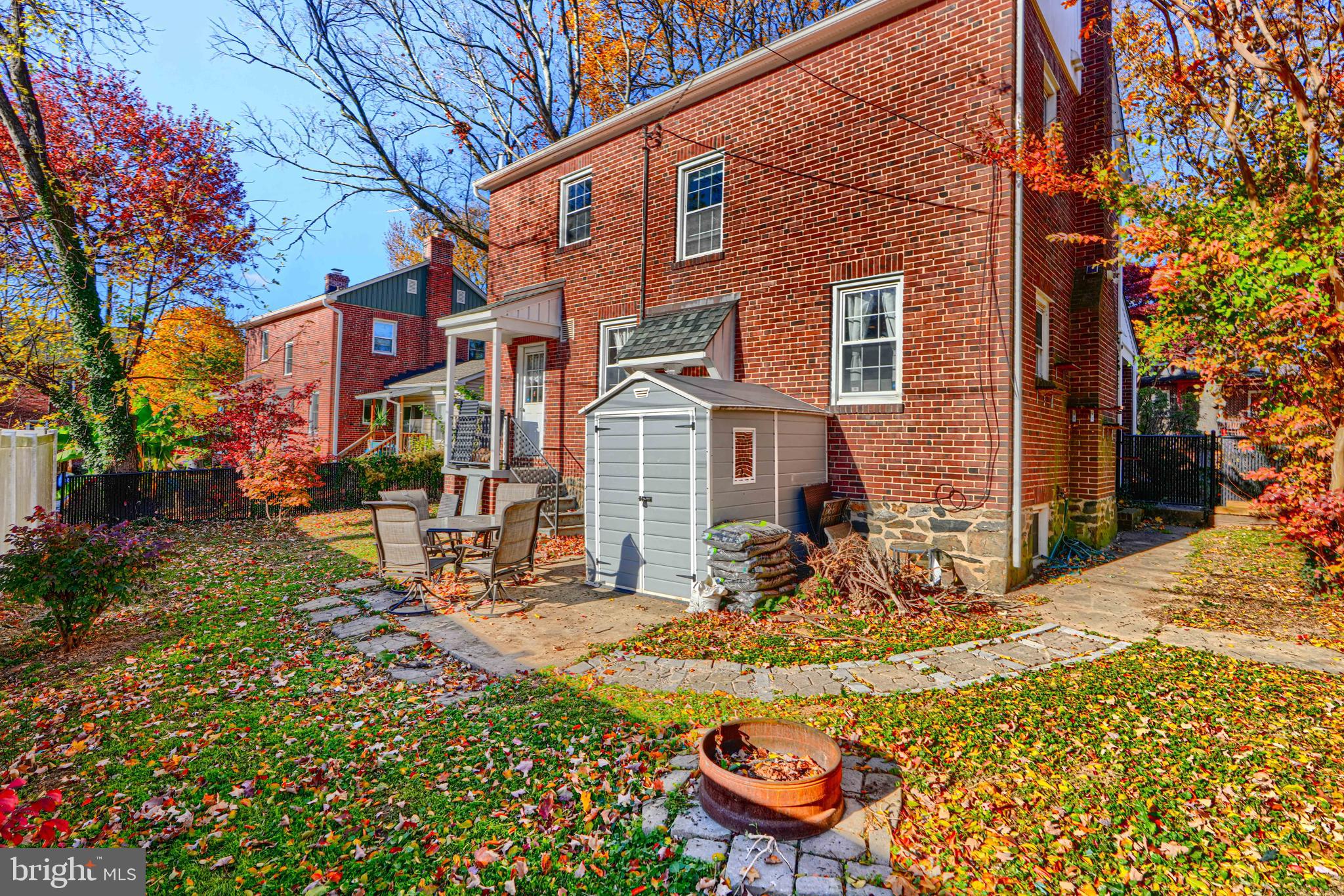 TEN HILLS - Residential