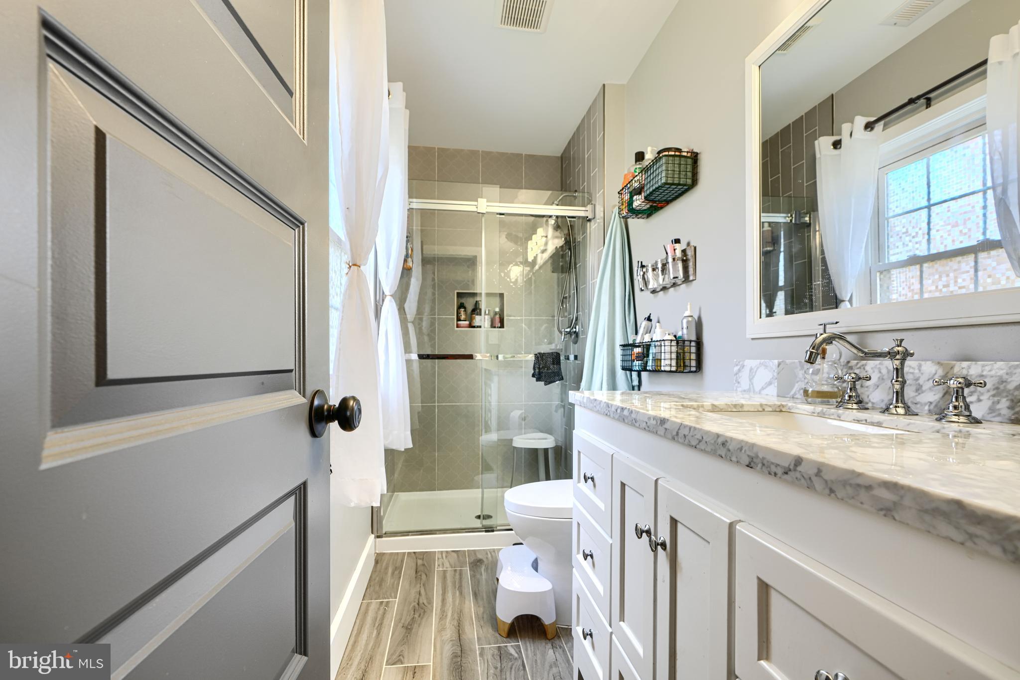 TEN HILLS - Residential