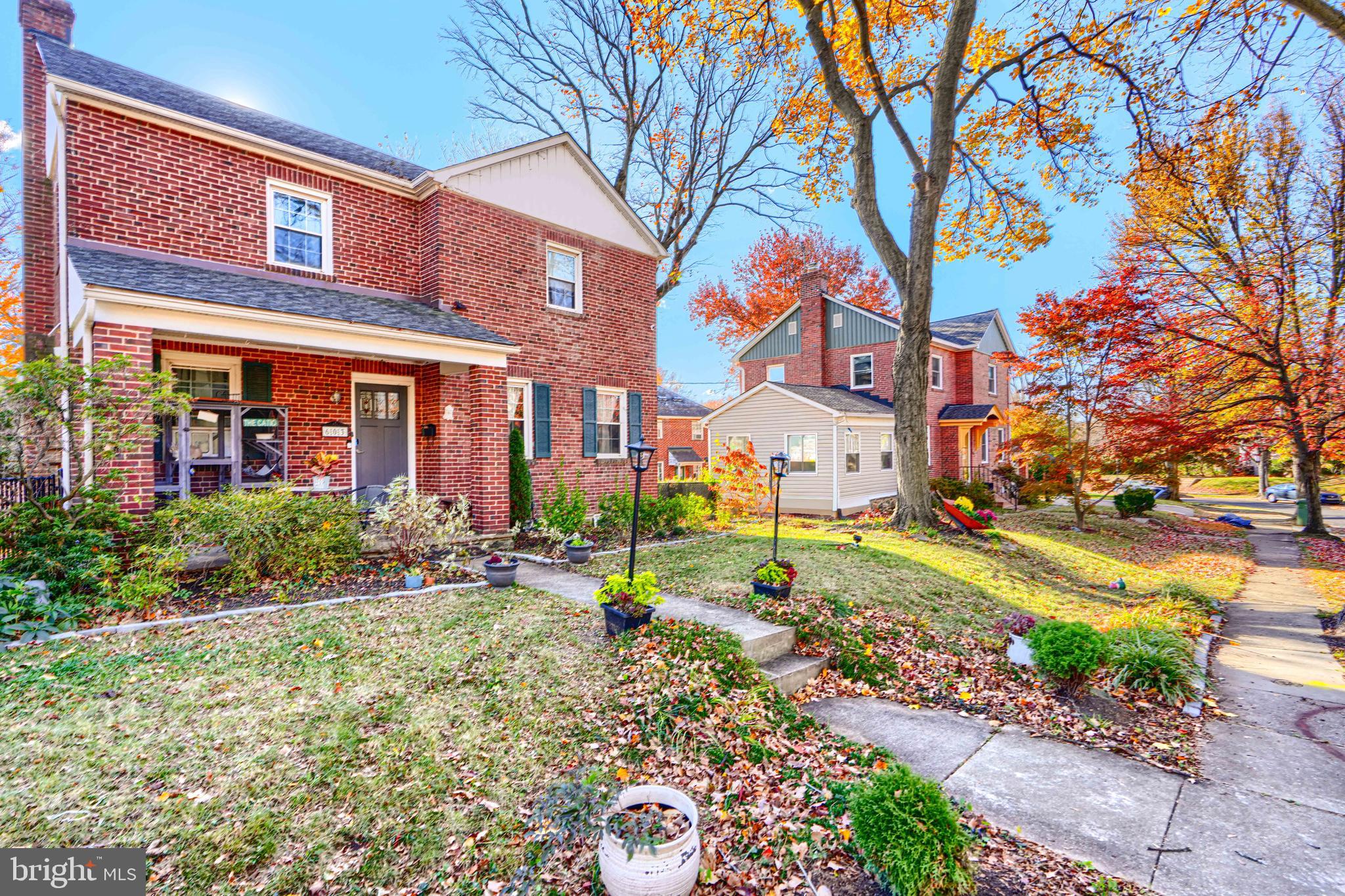 TEN HILLS - Residential