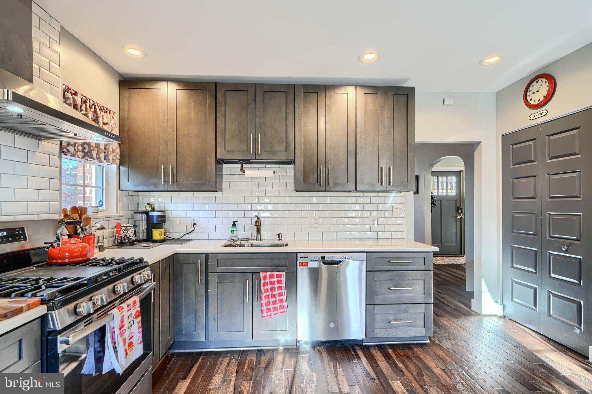 TEN HILLS - Residential