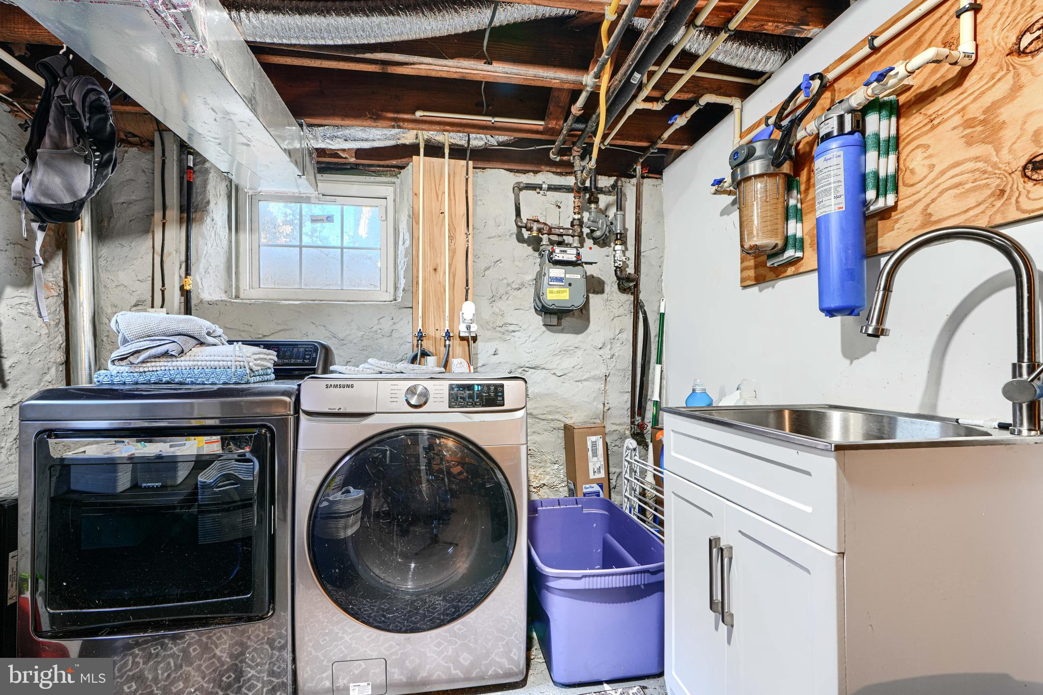 TEN HILLS - Residential