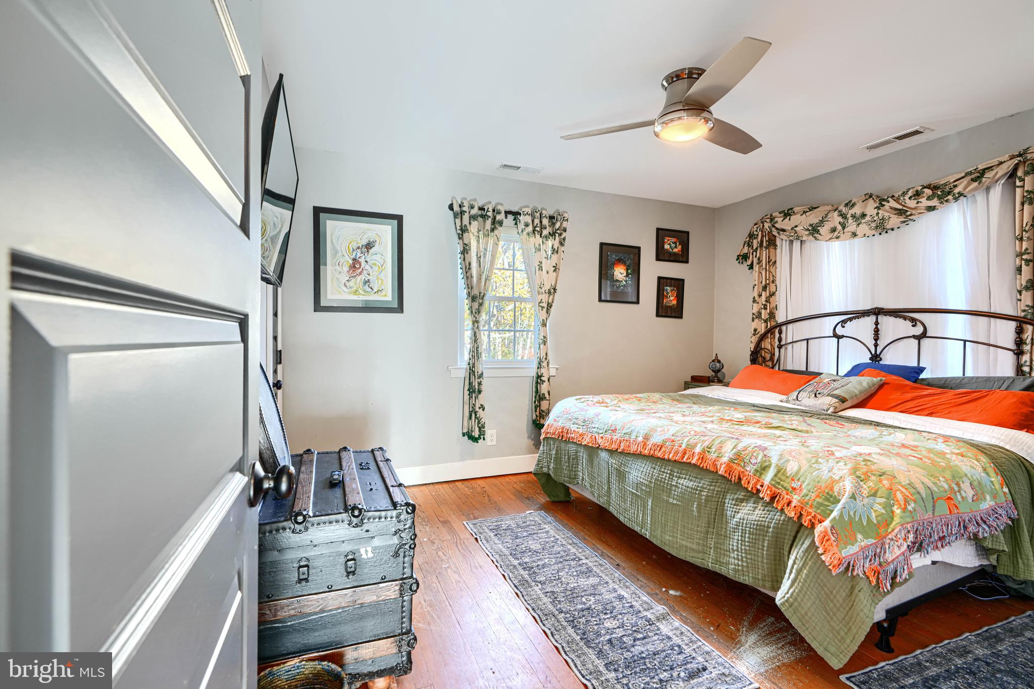 TEN HILLS - Residential