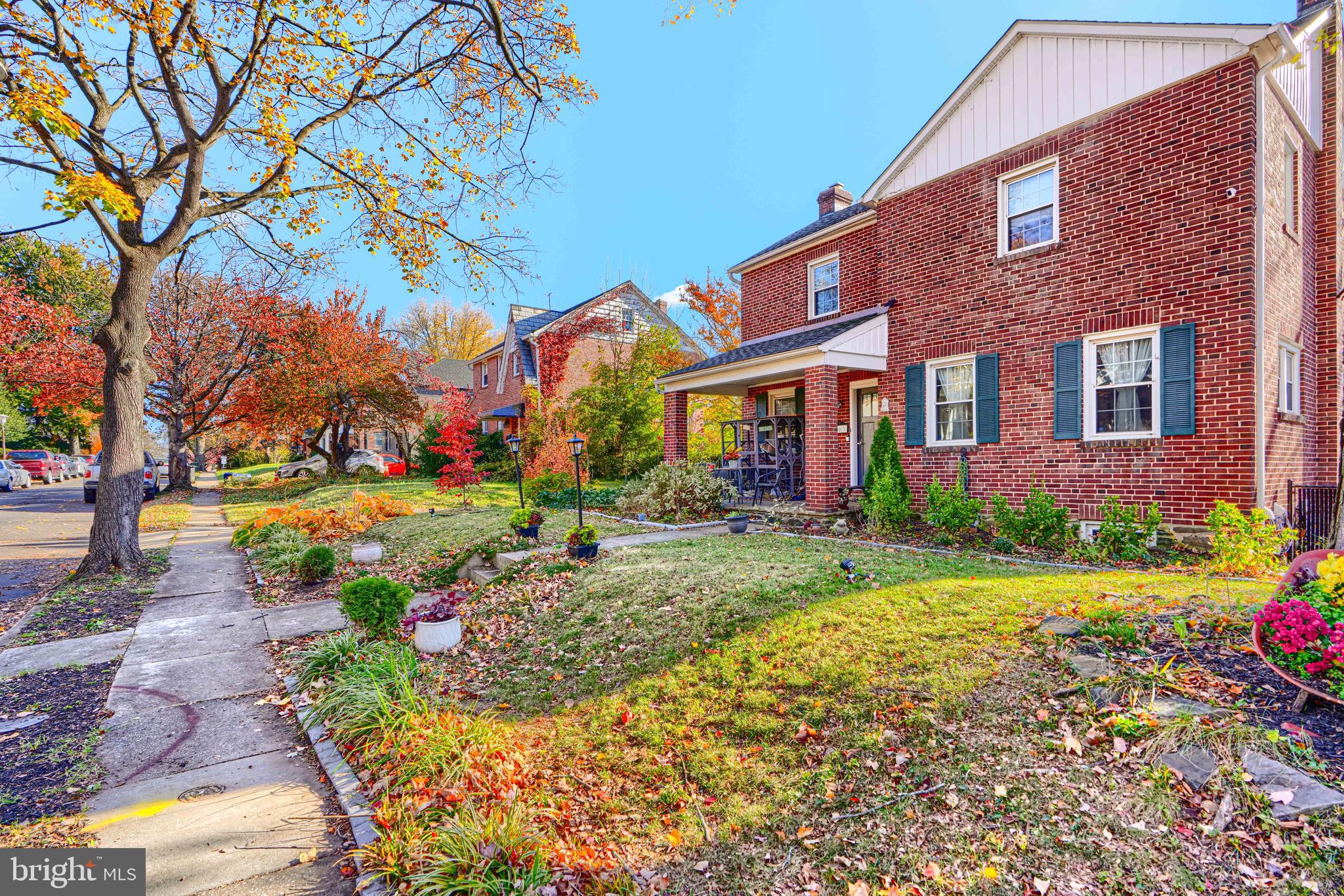 TEN HILLS - Residential