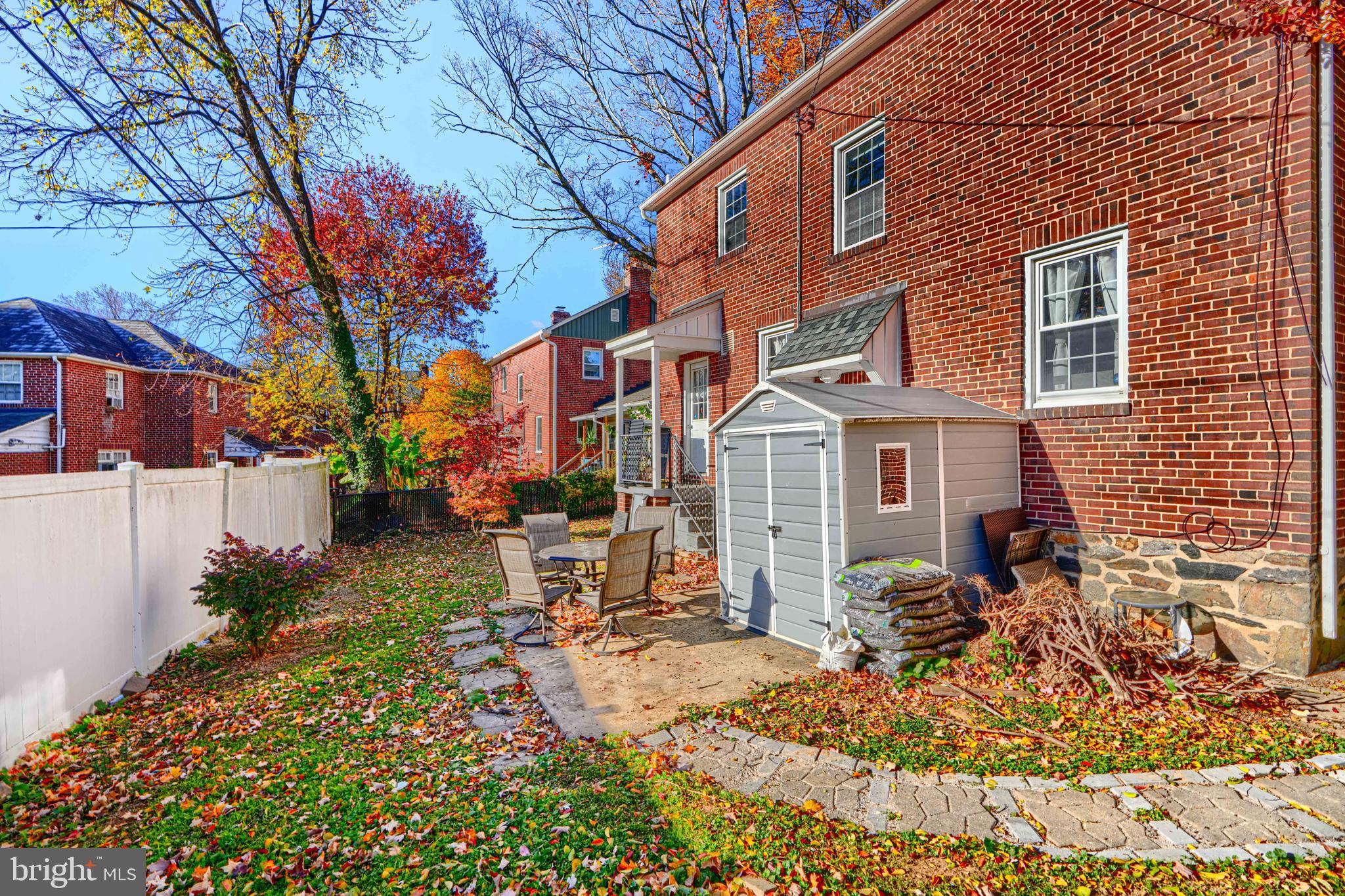 TEN HILLS - Residential