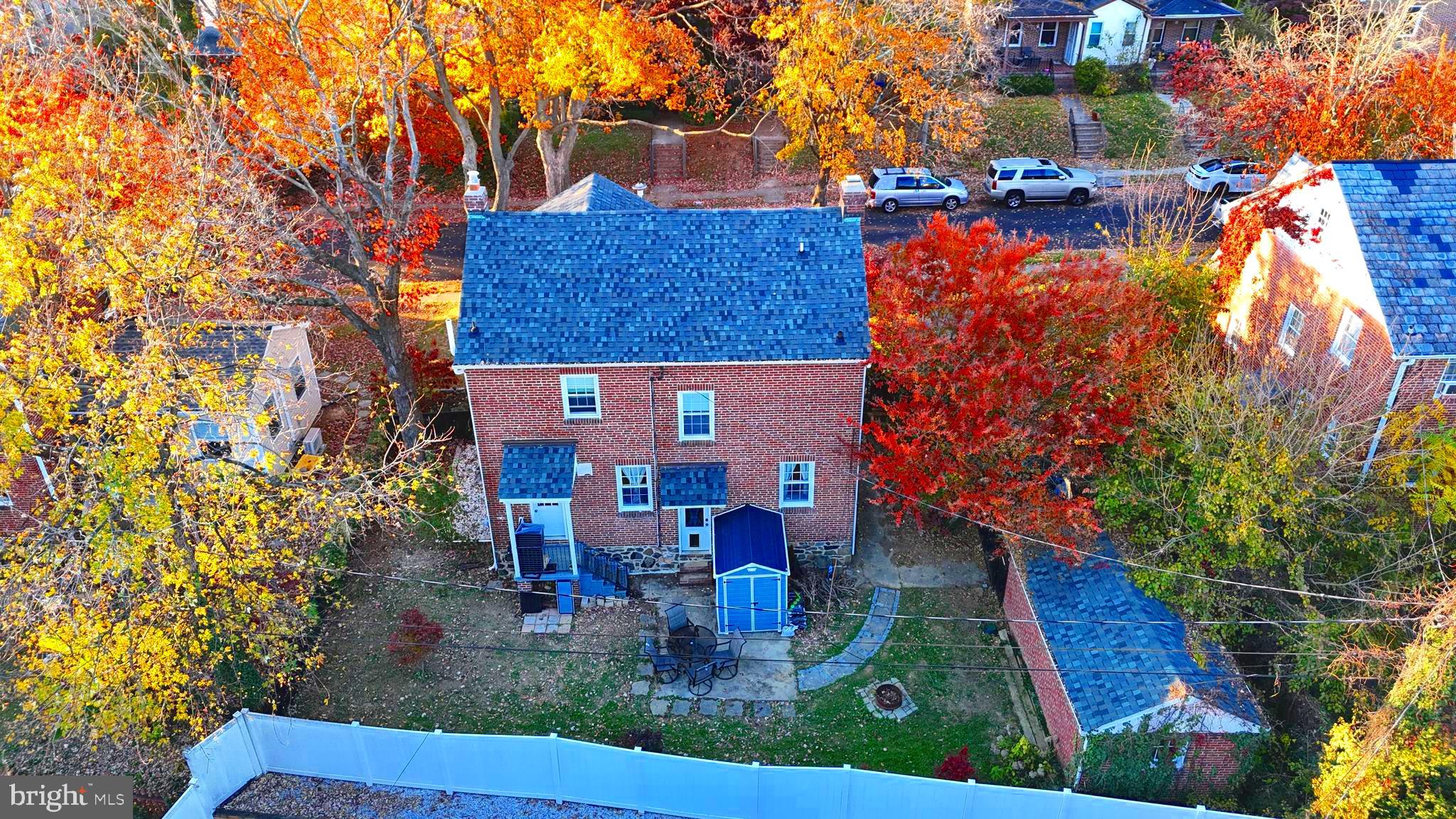 TEN HILLS - Residential