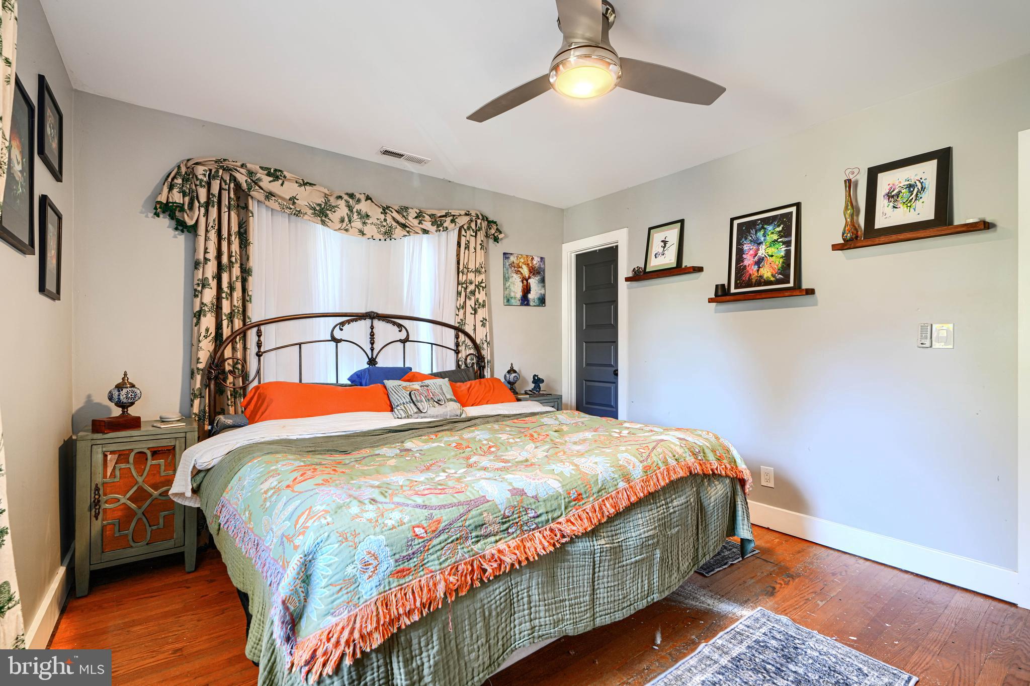 TEN HILLS - Residential