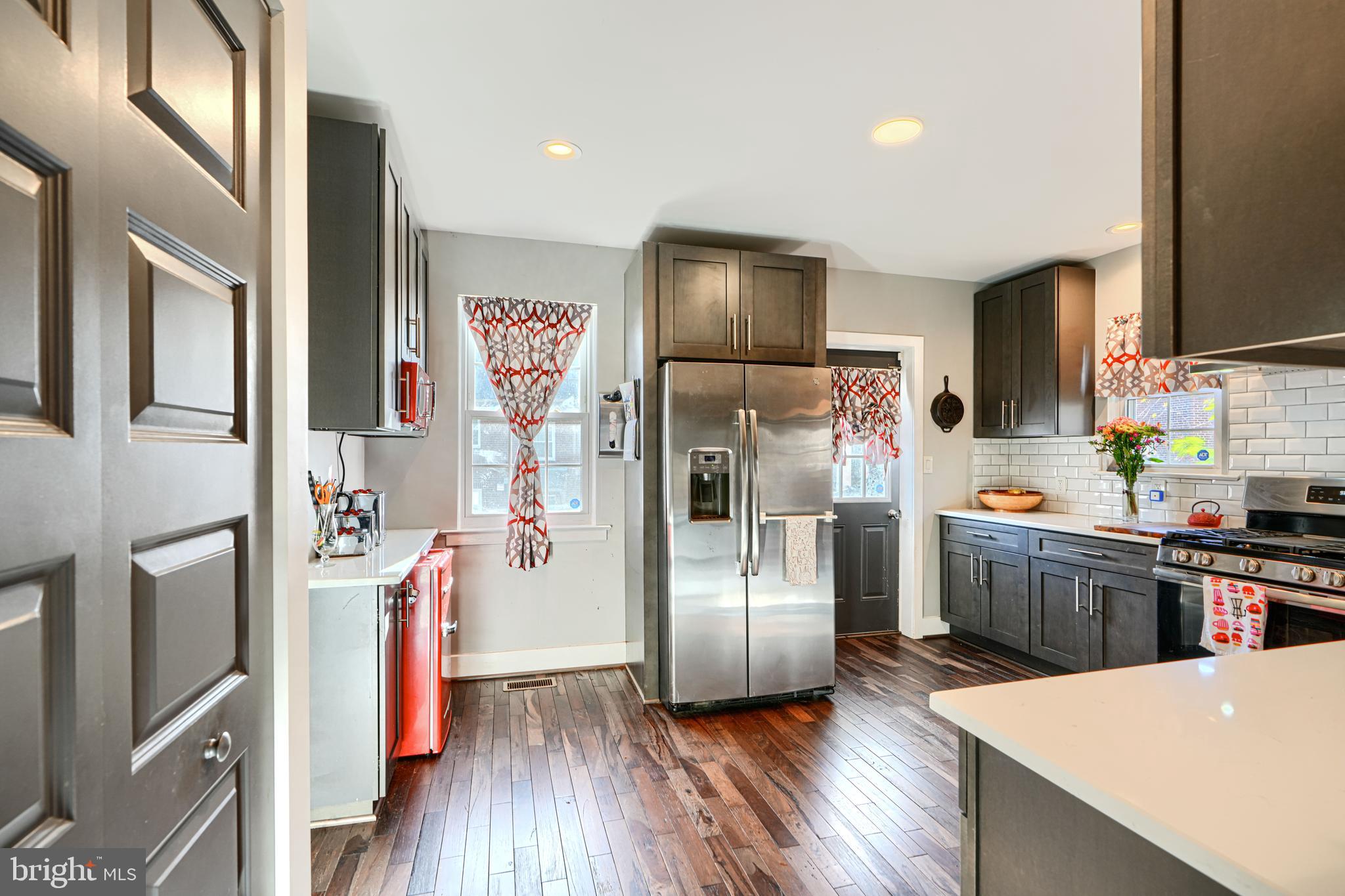 TEN HILLS - Residential