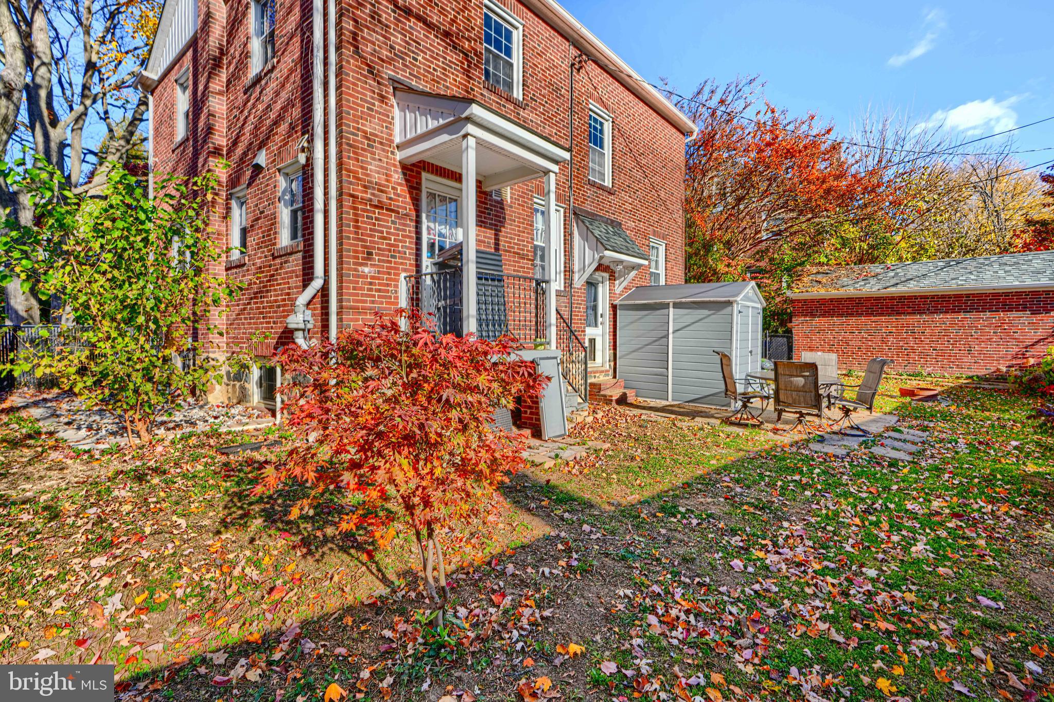 TEN HILLS - Residential