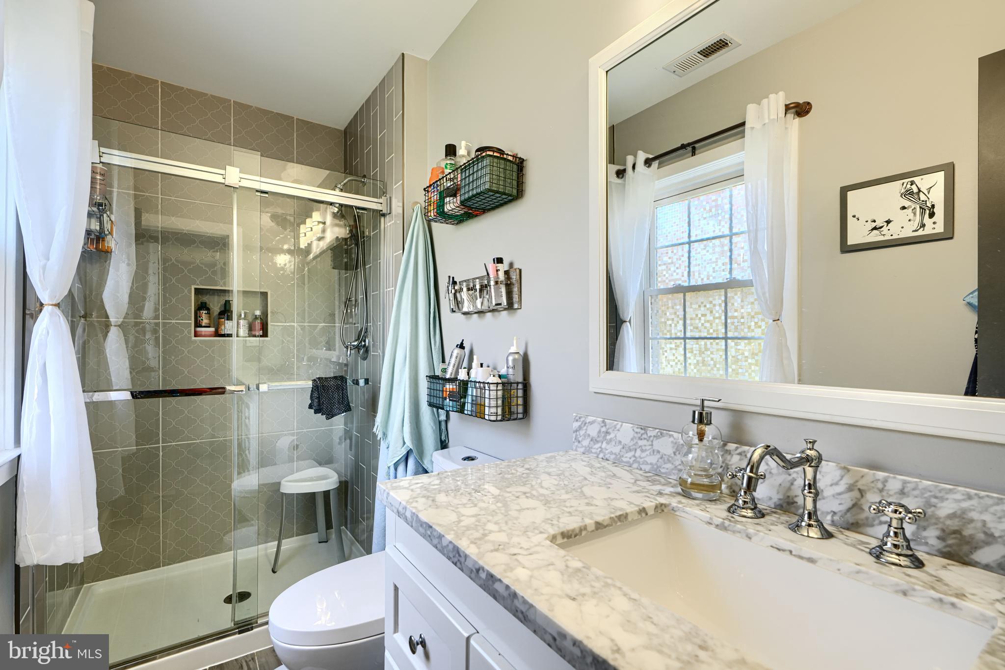 TEN HILLS - Residential