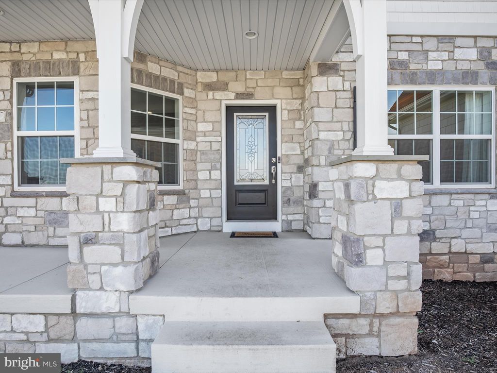 Photo of 514 Darrow Road, YORK, PA 17404 (MLS # PAYK2092794)