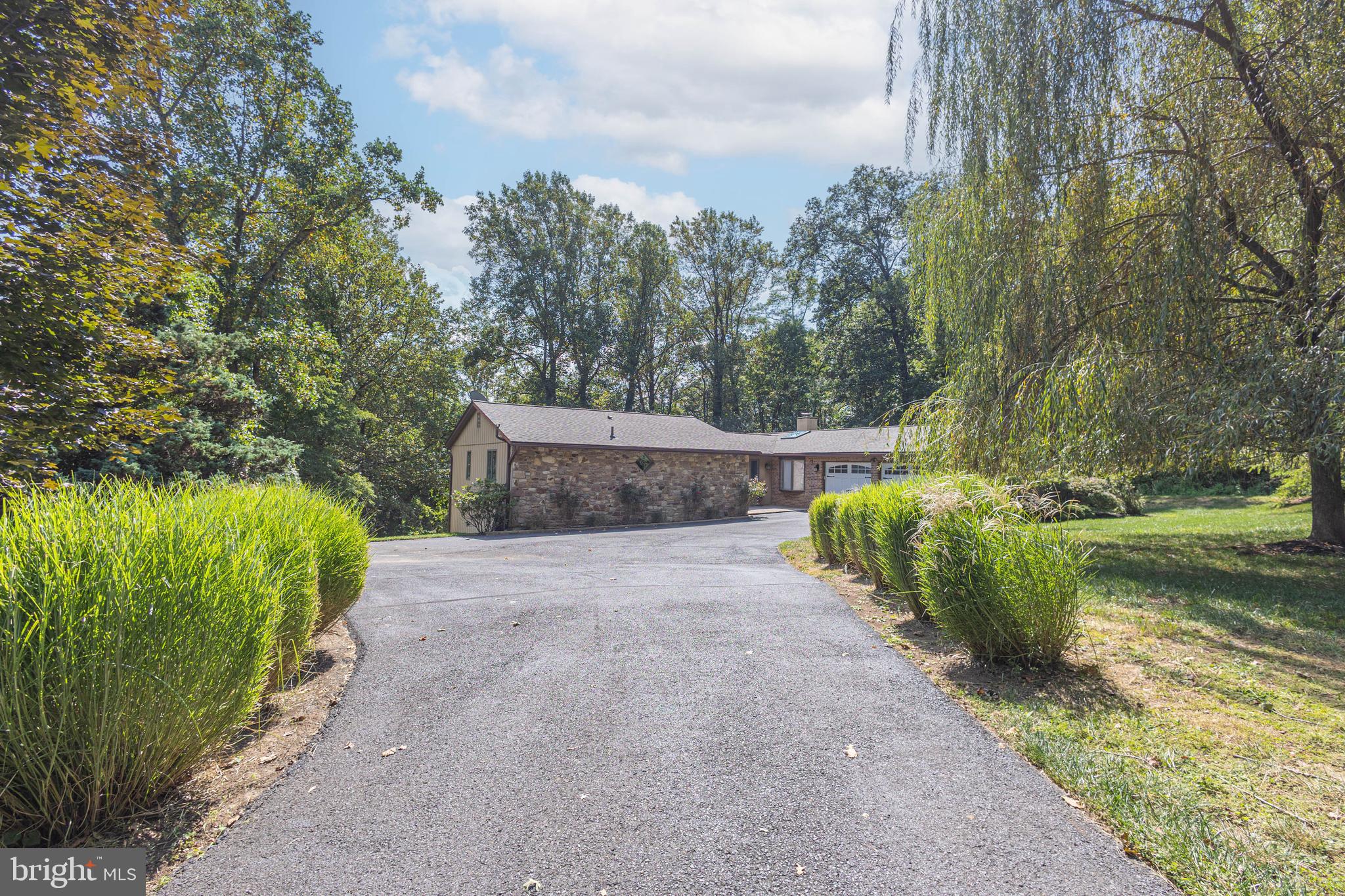 2880 SNAKE HILL ROAD