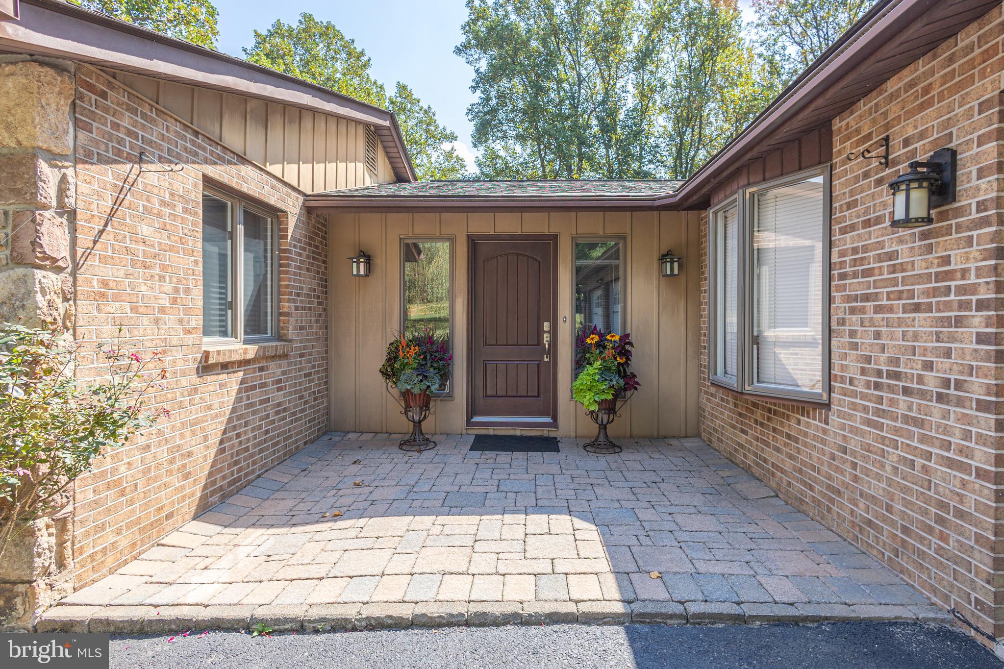 2880 SNAKE HILL ROAD
