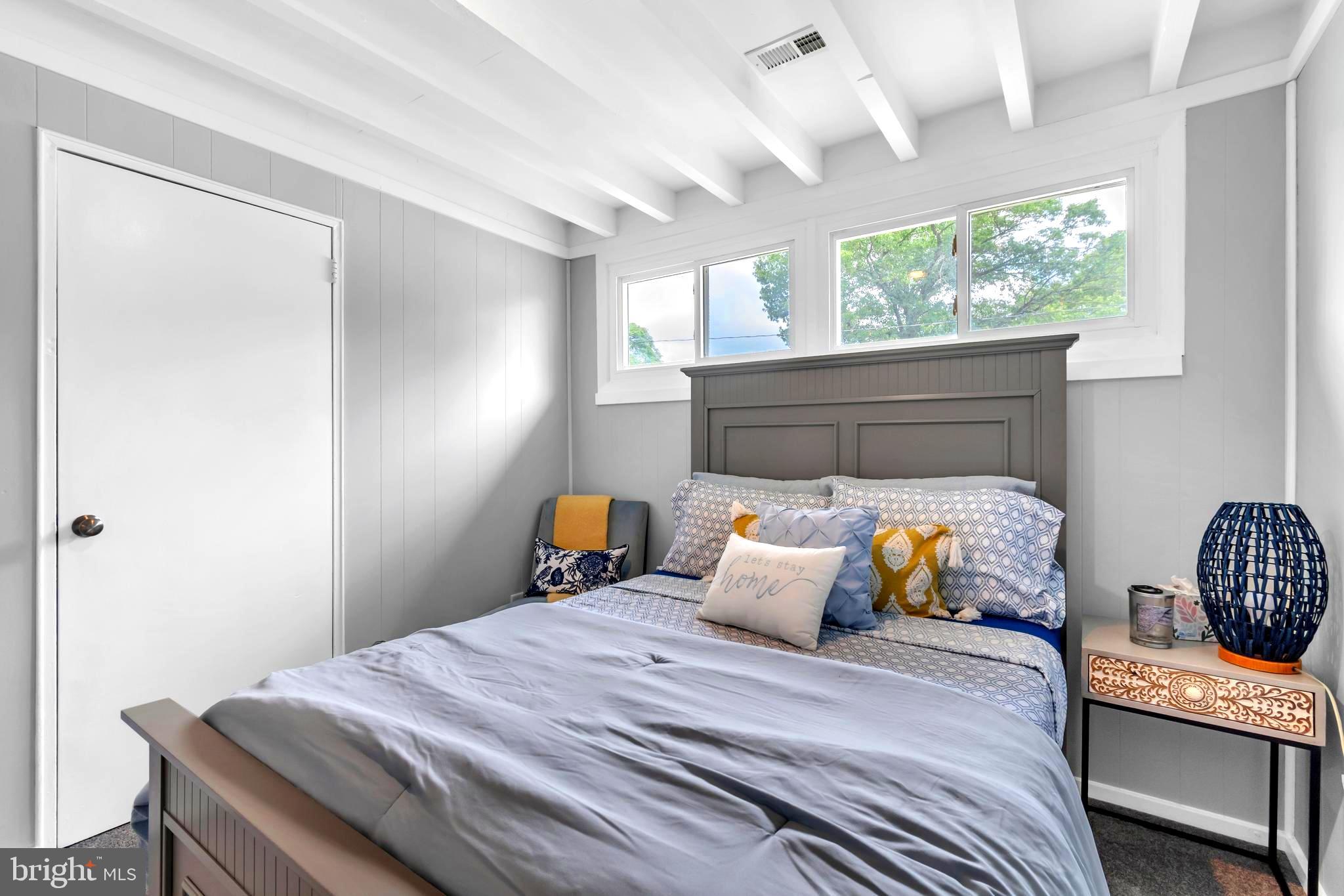 SOMERSET - Residential Lease