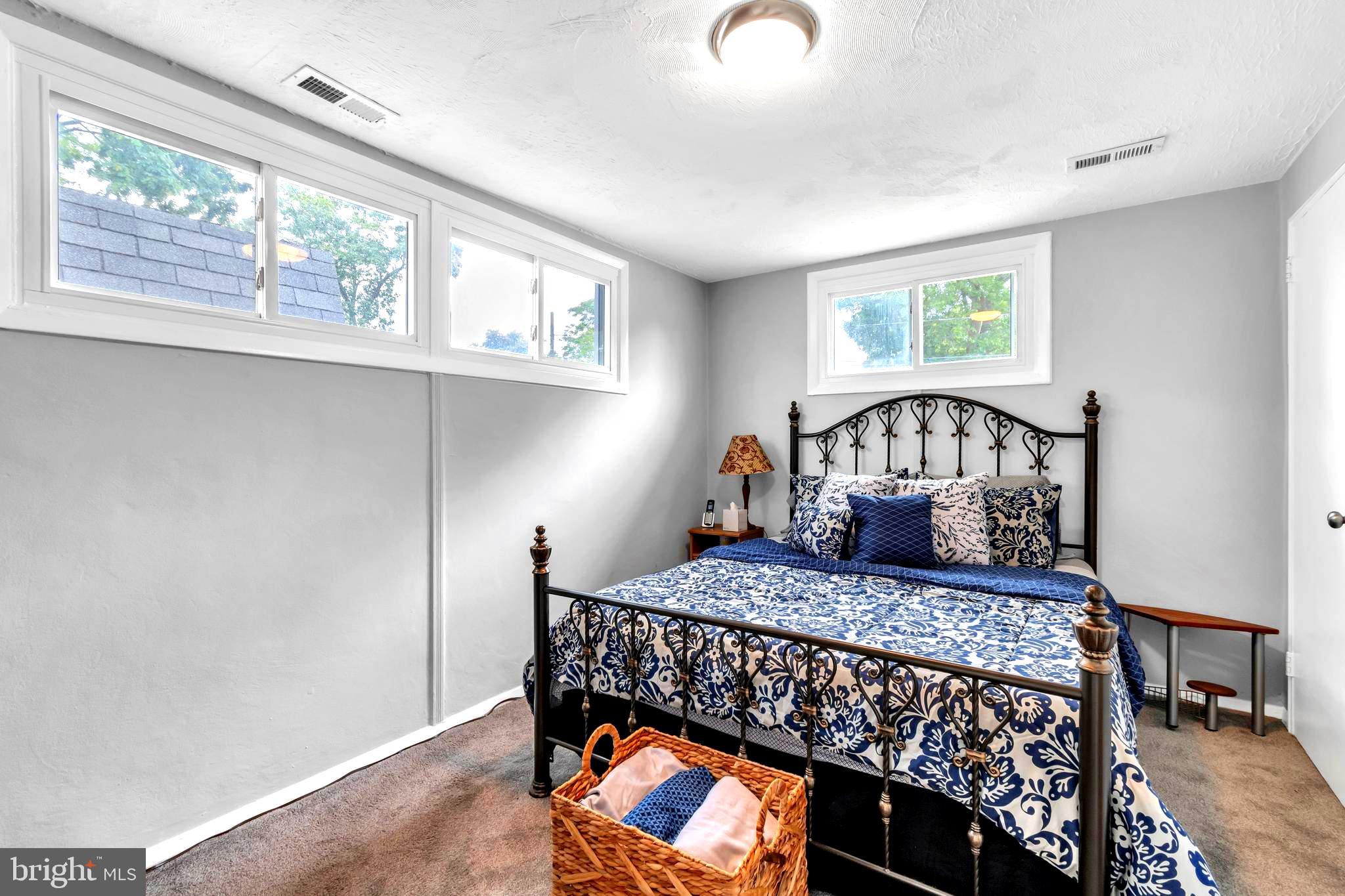 SOMERSET - Residential Lease