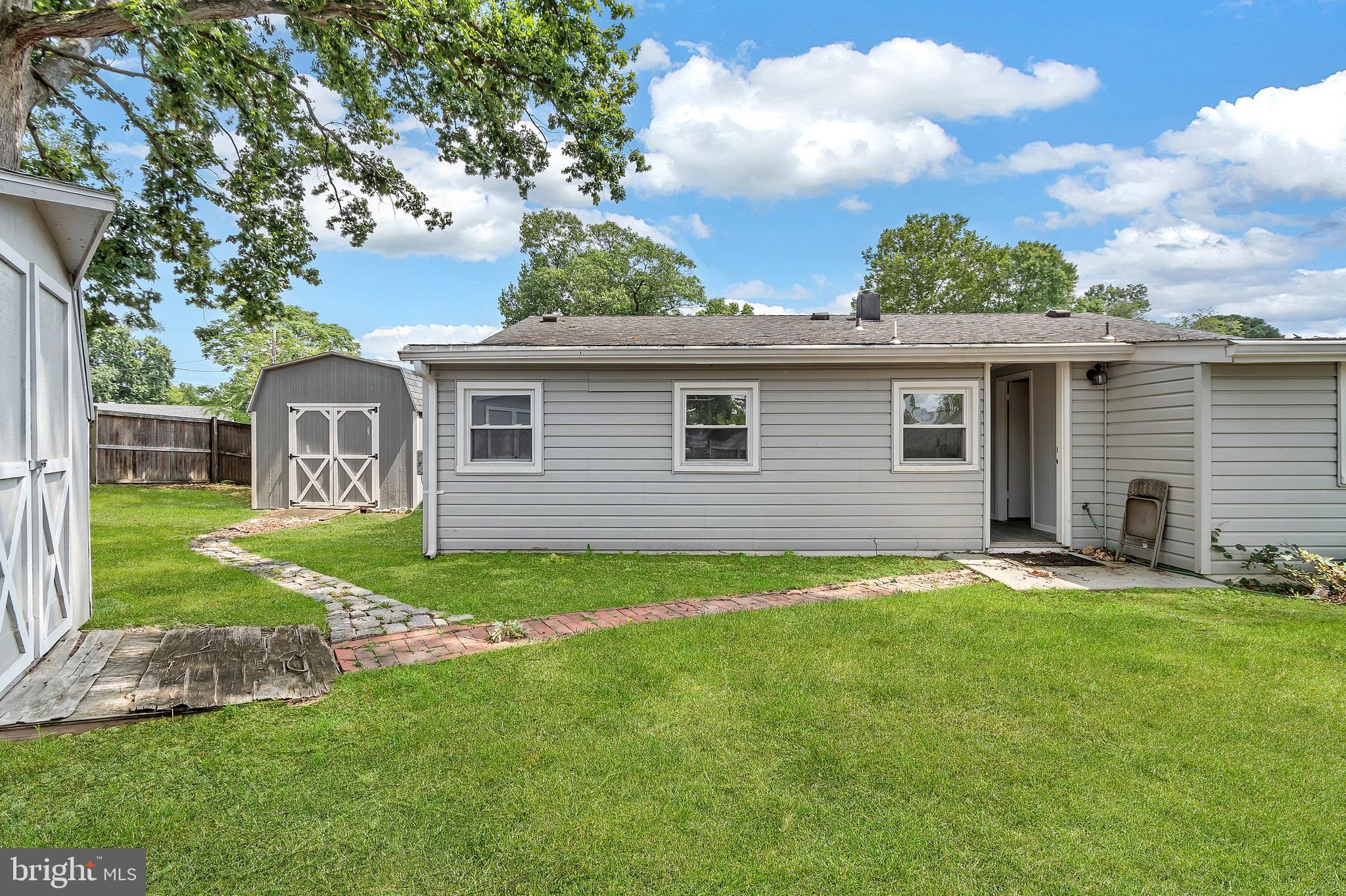 SOMERSET - Residential Lease