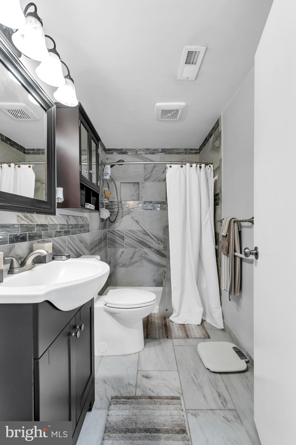 SOMERSET - Residential Lease