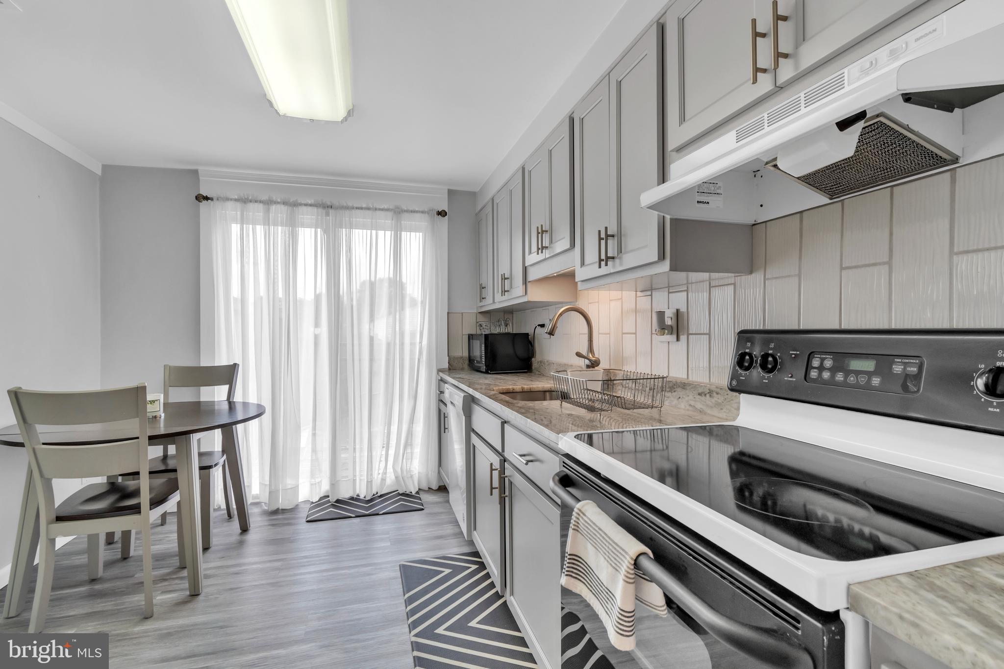 SOMERSET - Residential Lease