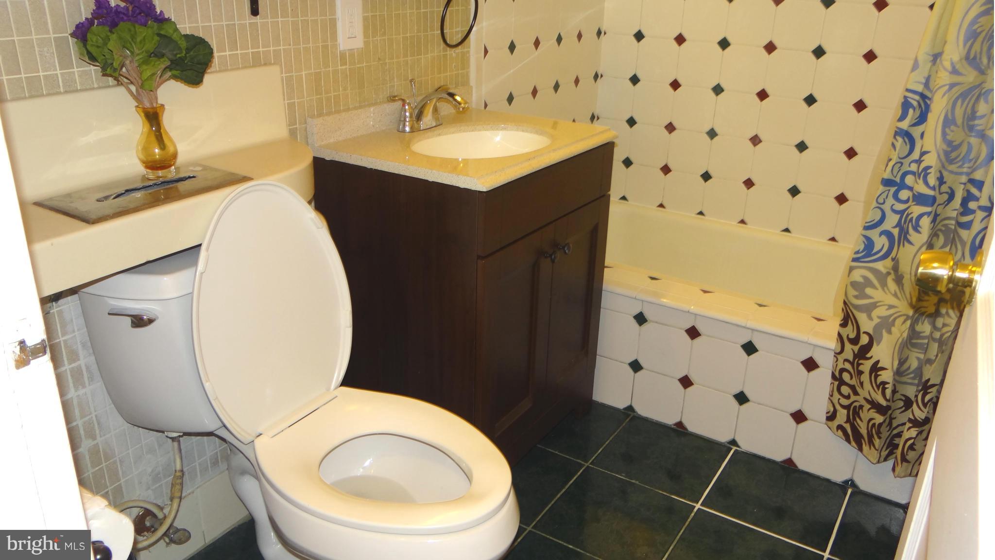 WEST LAWN - Residential