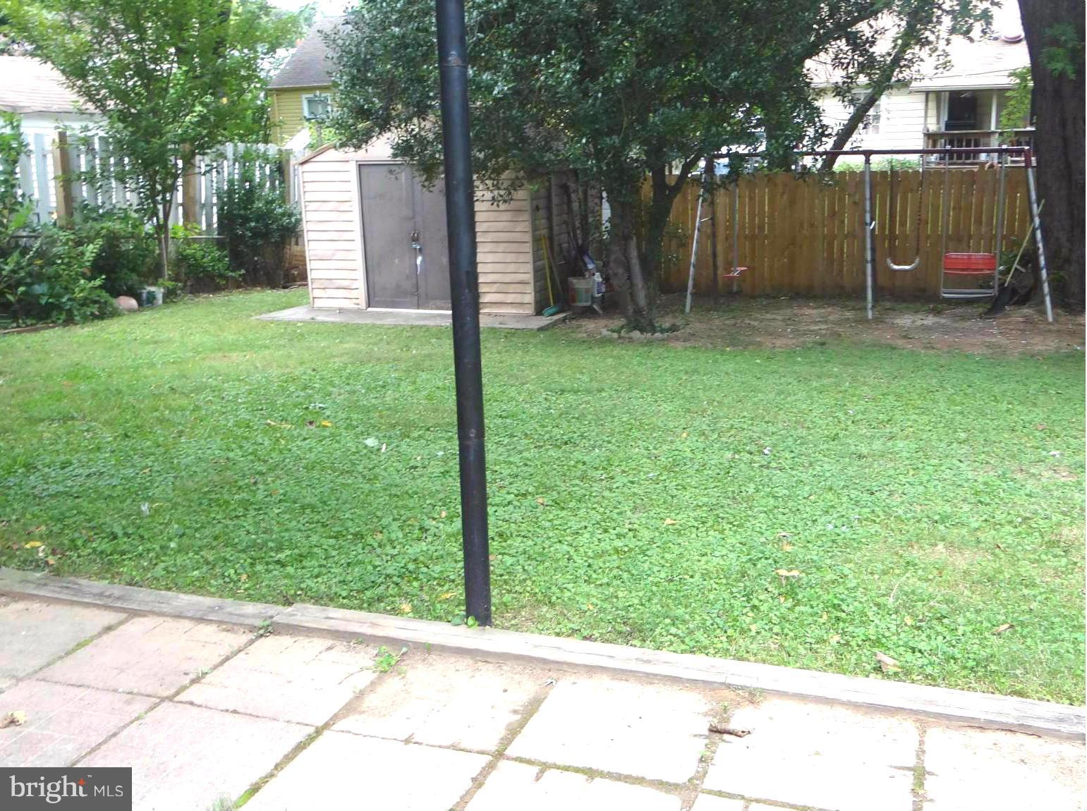 WEST LAWN - Residential