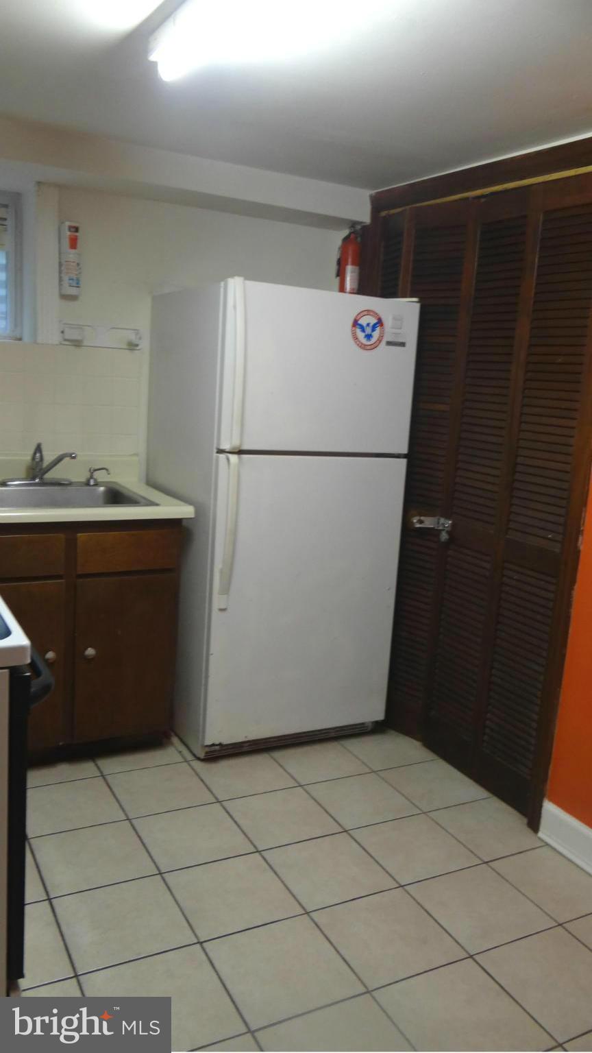 WEST LAWN - Residential