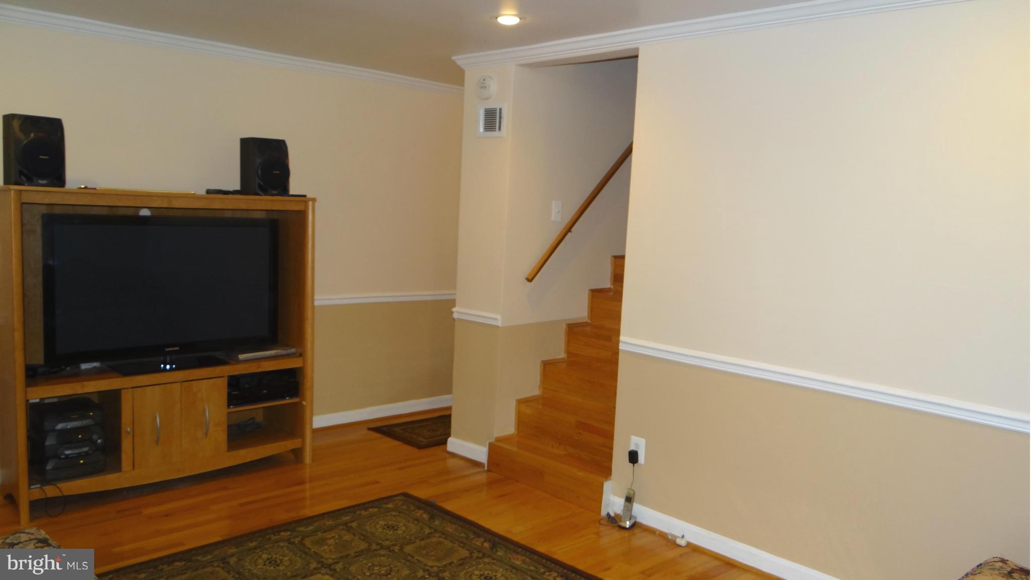 WEST LAWN - Residential