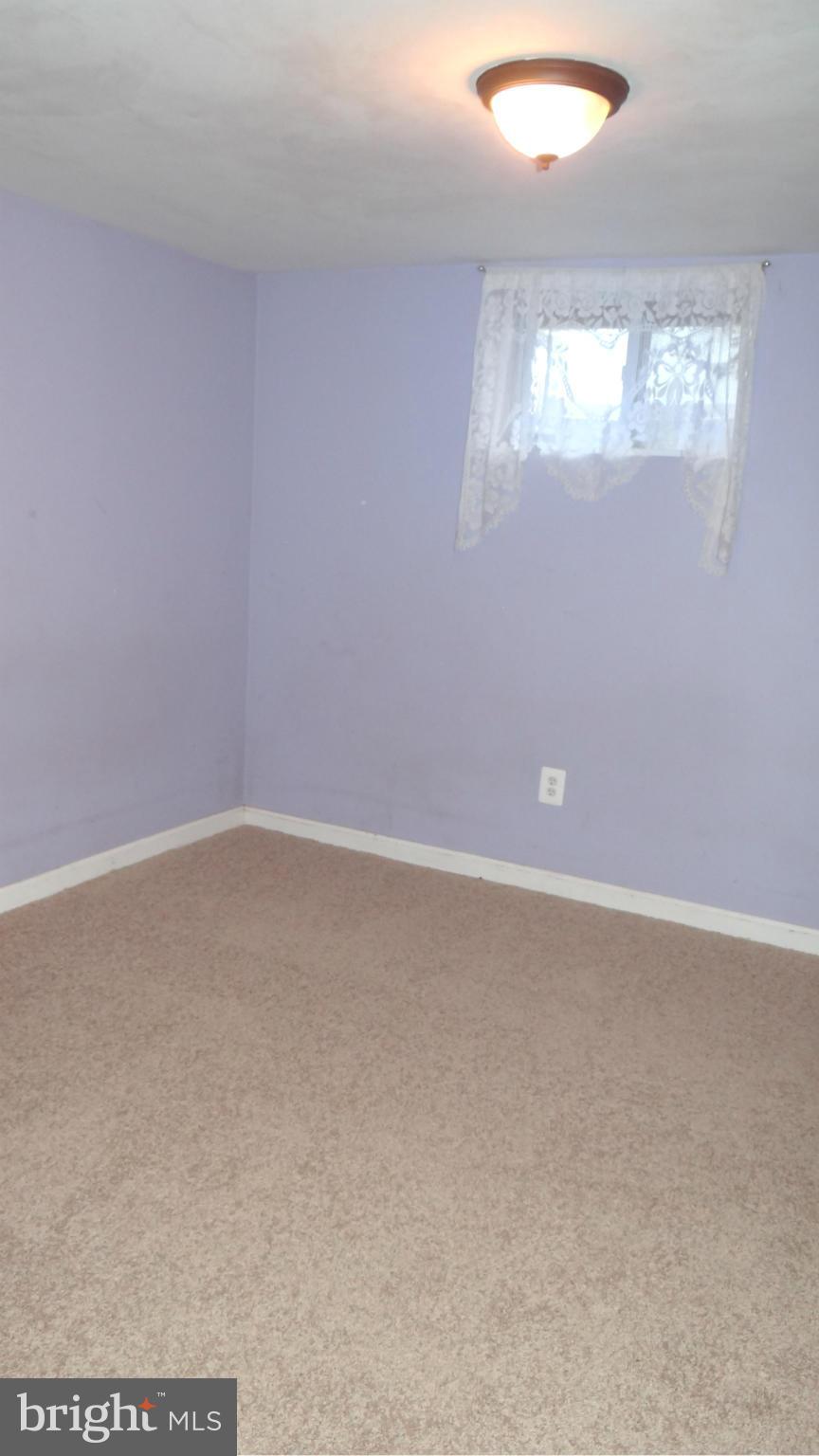 WEST LAWN - Residential