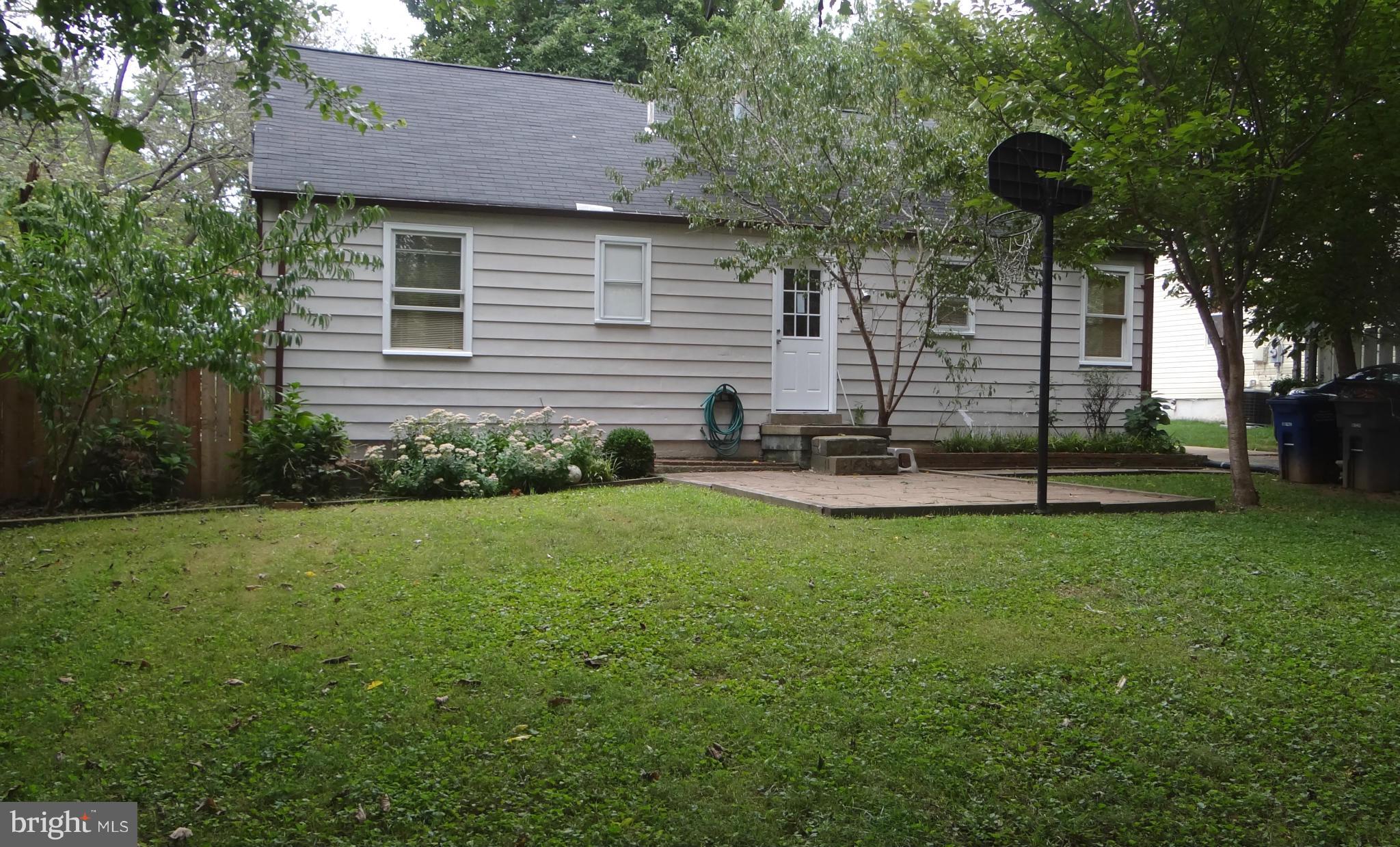 WEST LAWN - Residential