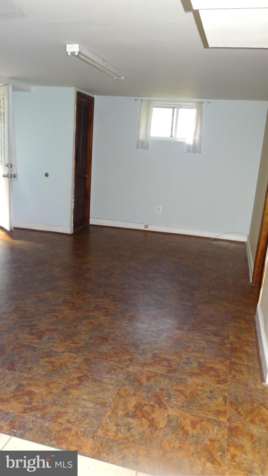 WEST LAWN - Residential