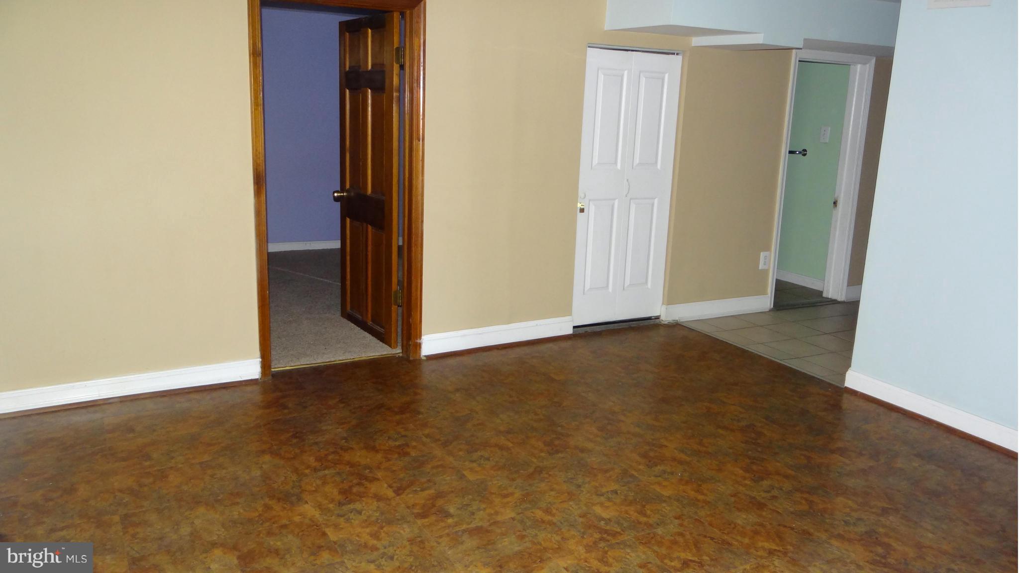 WEST LAWN - Residential