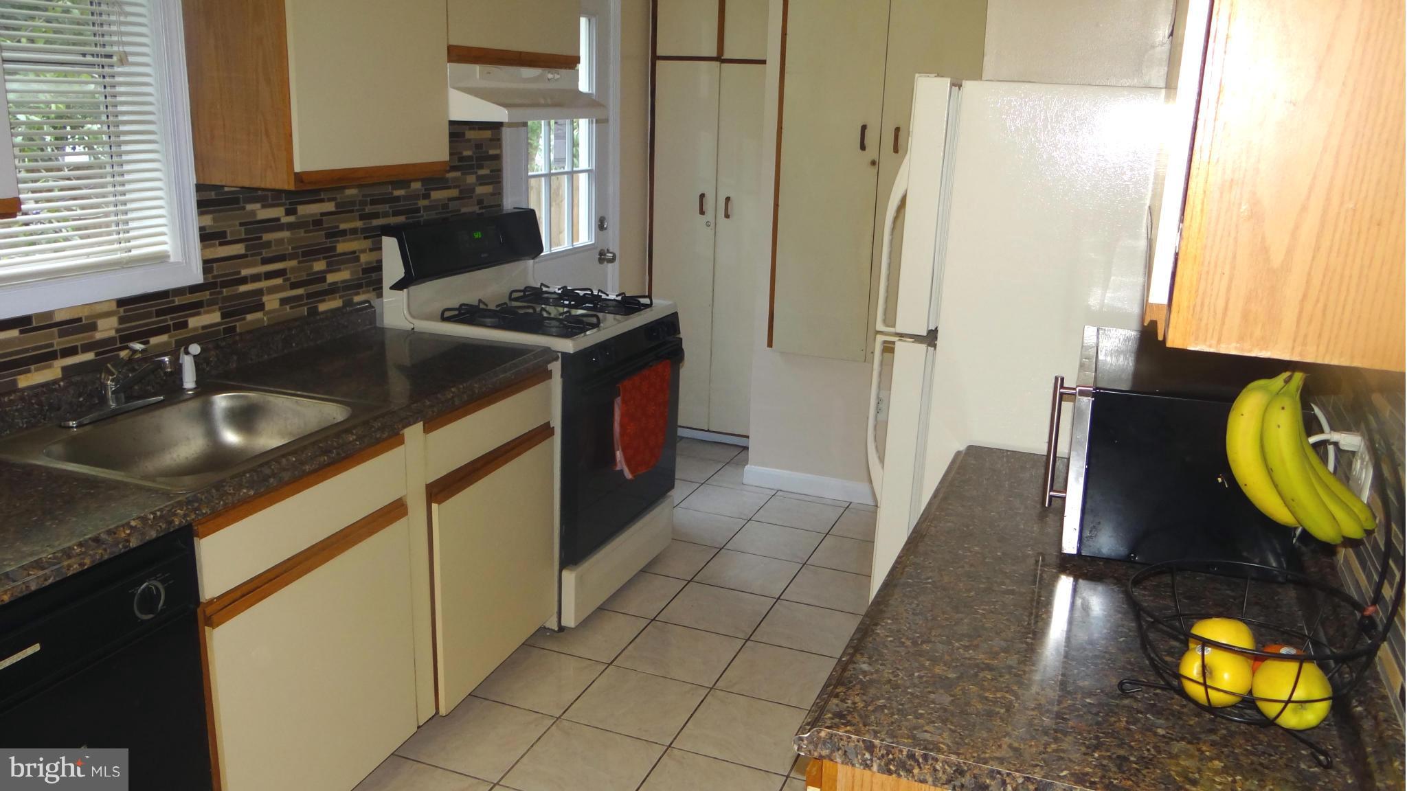 WEST LAWN - Residential