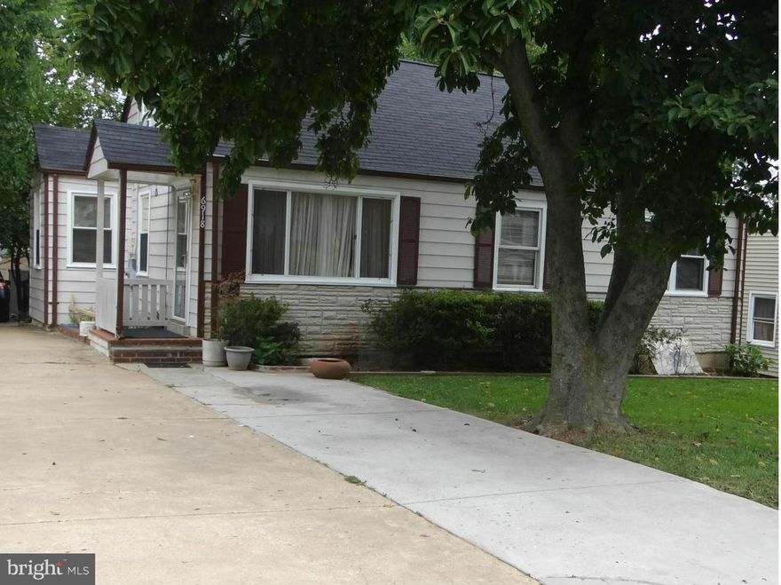 3 LEVELS SINGLE FAMILY HOME!.. HARDWOOD FLOORS. UPDATE KITCHEN AND BATHROOMS. MOST WINDOWS REPLACE.  FRESH PAINT. FULLY  FINISHED WALKOUT BASEMENT WITH A FULL BATH , FAMILY ROOM, LOUNDRY, &  ADDITIONAL ROOMS. LOTS OF PARKING. LARGE DRIWAY &  FENCE BACKYARD CLOSE TO METRO. RESTAURANTS. SHOPPING CENTER. SCHOOLS. LIBRARY. CLOSE TO MAYOR ROUTES 66. 50. 495. 29. MIN TO DC. MUST SEE! LOCATION!